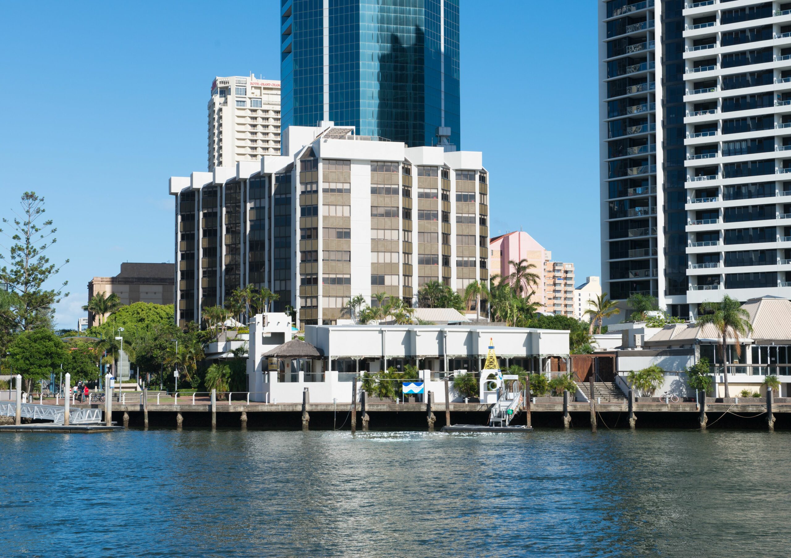 Tiki Hotel Surfers Paradise