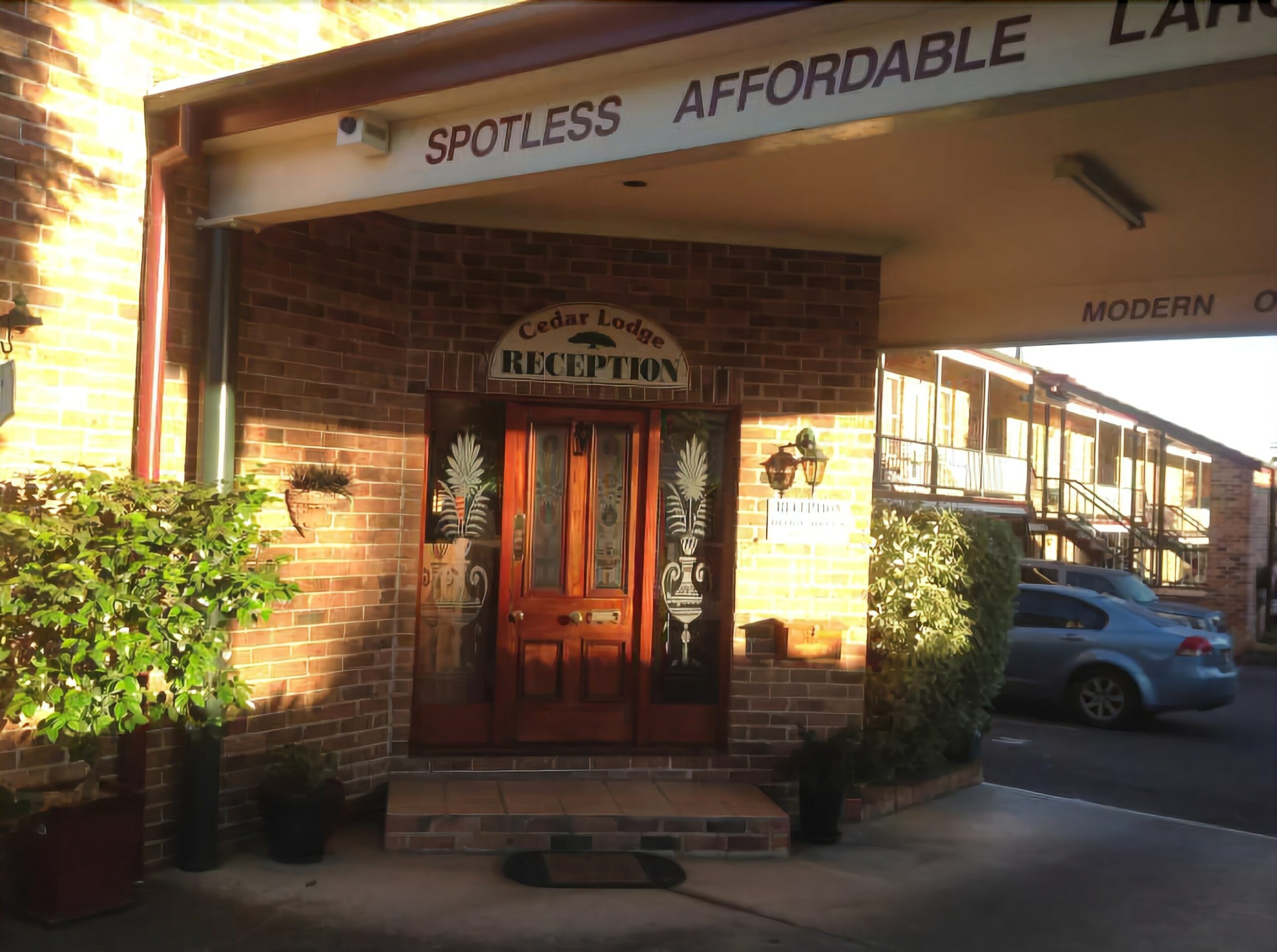 Cedar Lodge Motel