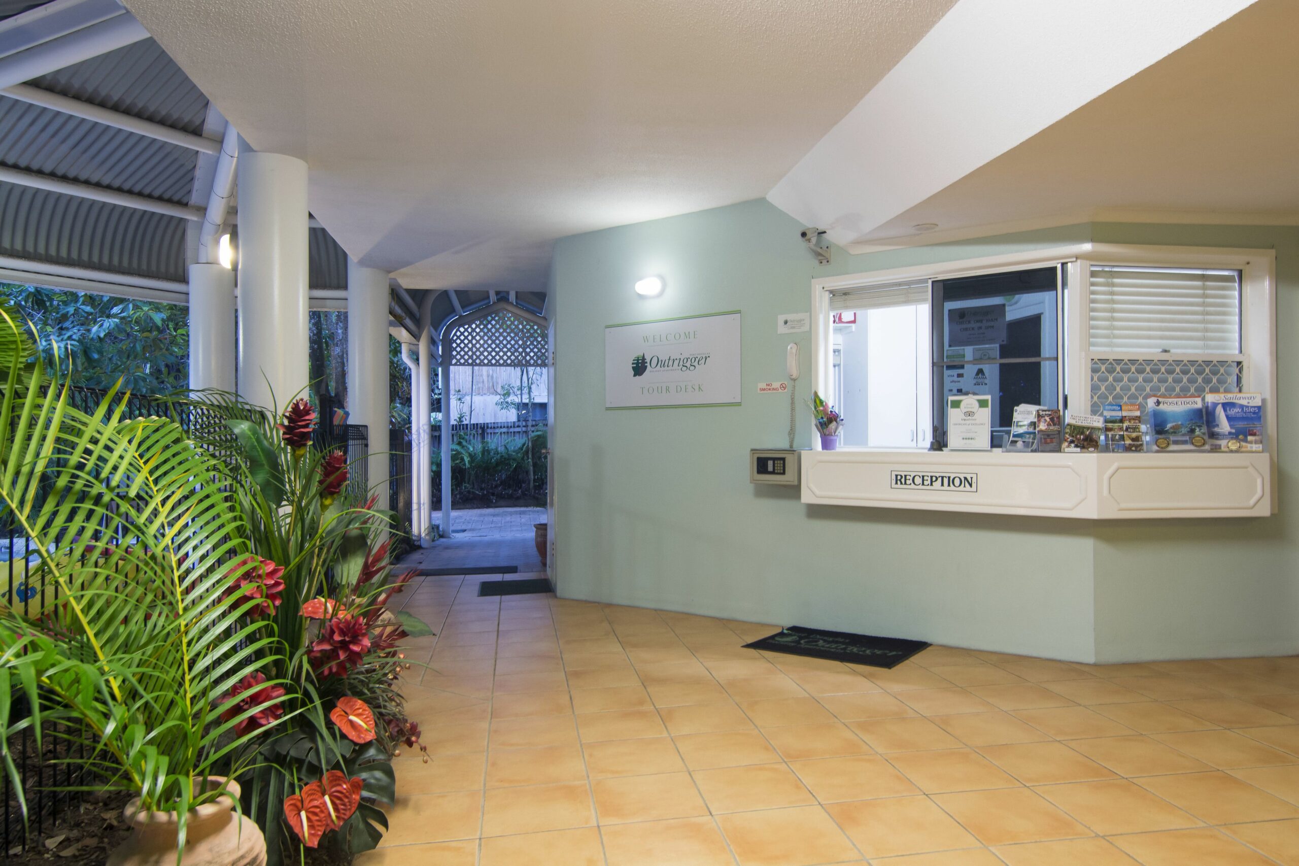 Port Douglas Outrigger Holiday Apartments