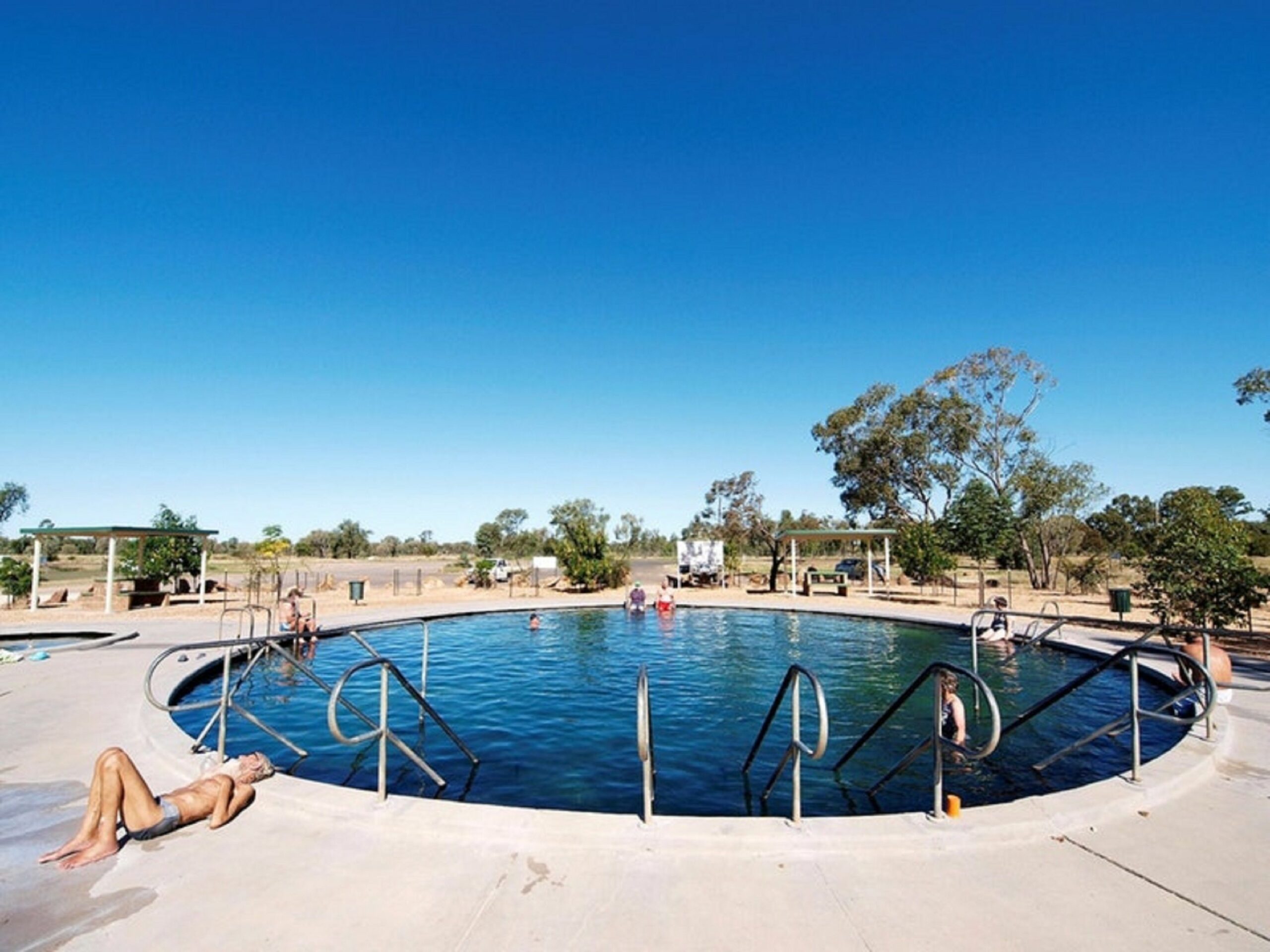 Lightning Ridge Outback Resort & Caravan Park