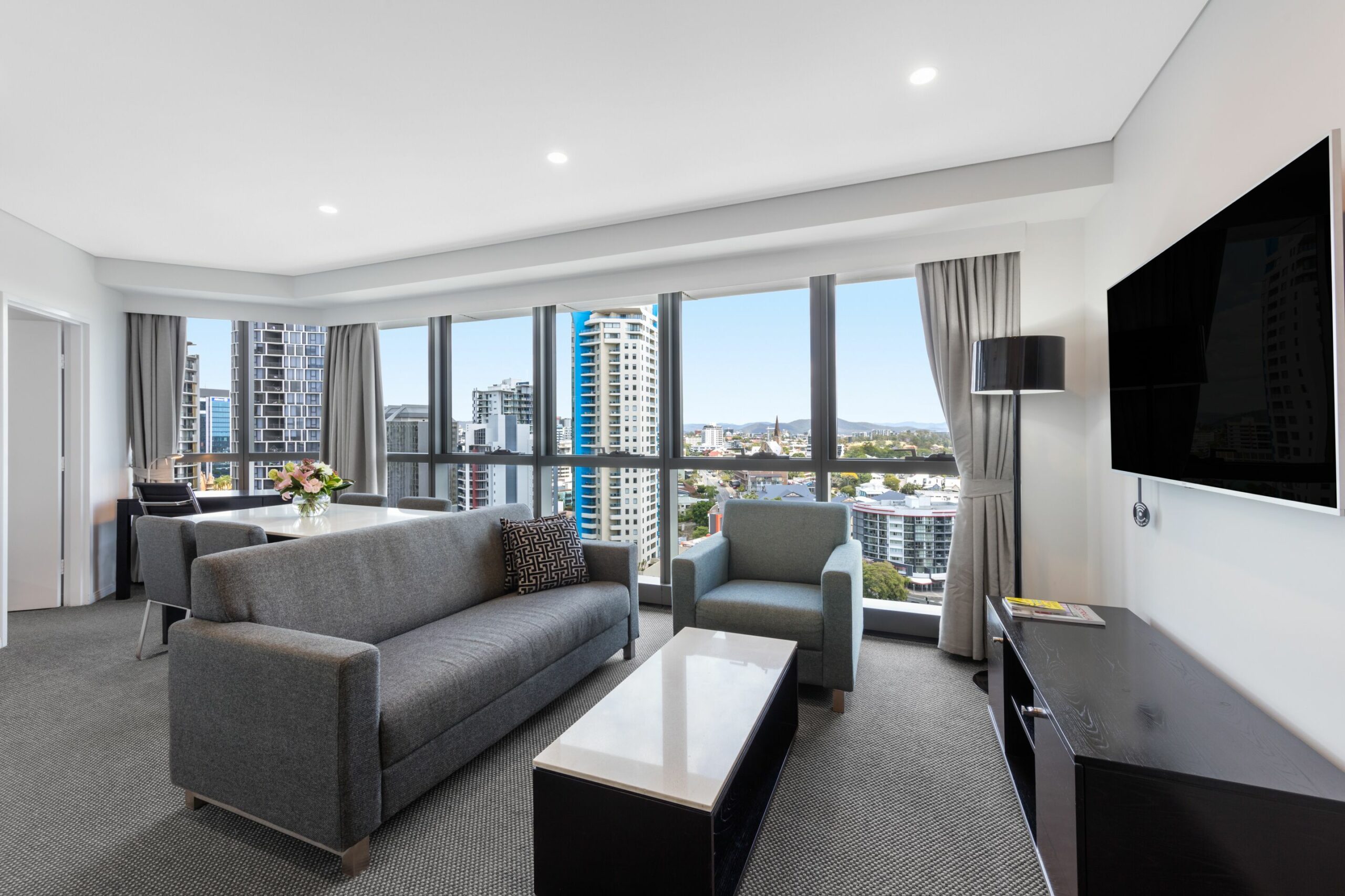 Meriton Suites Adelaide Street, Brisbane