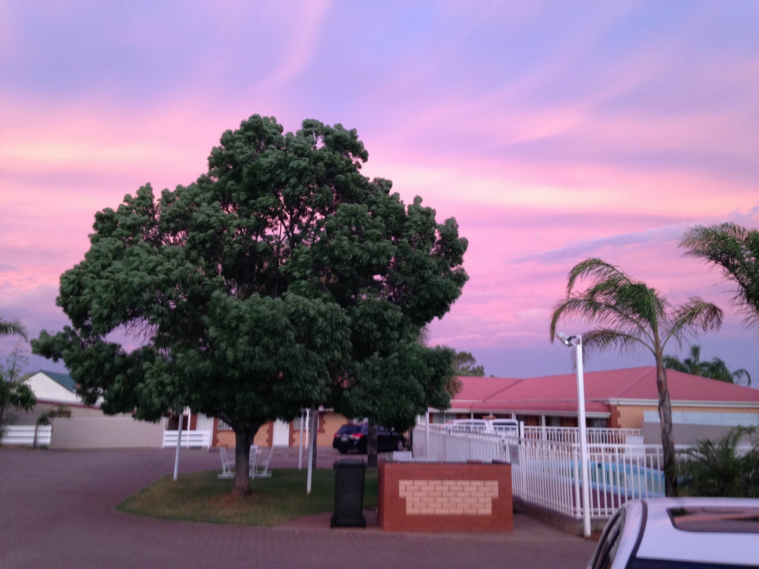 Charles Rasp Motor Inn & Cottages