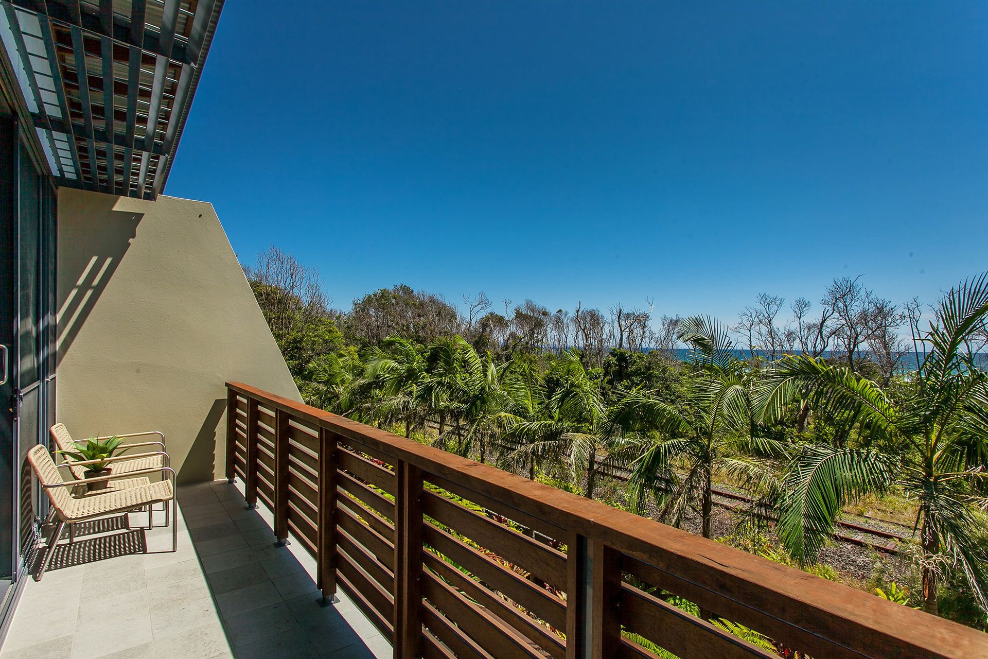 Kiah Bliss - central & luxurious with ocean views