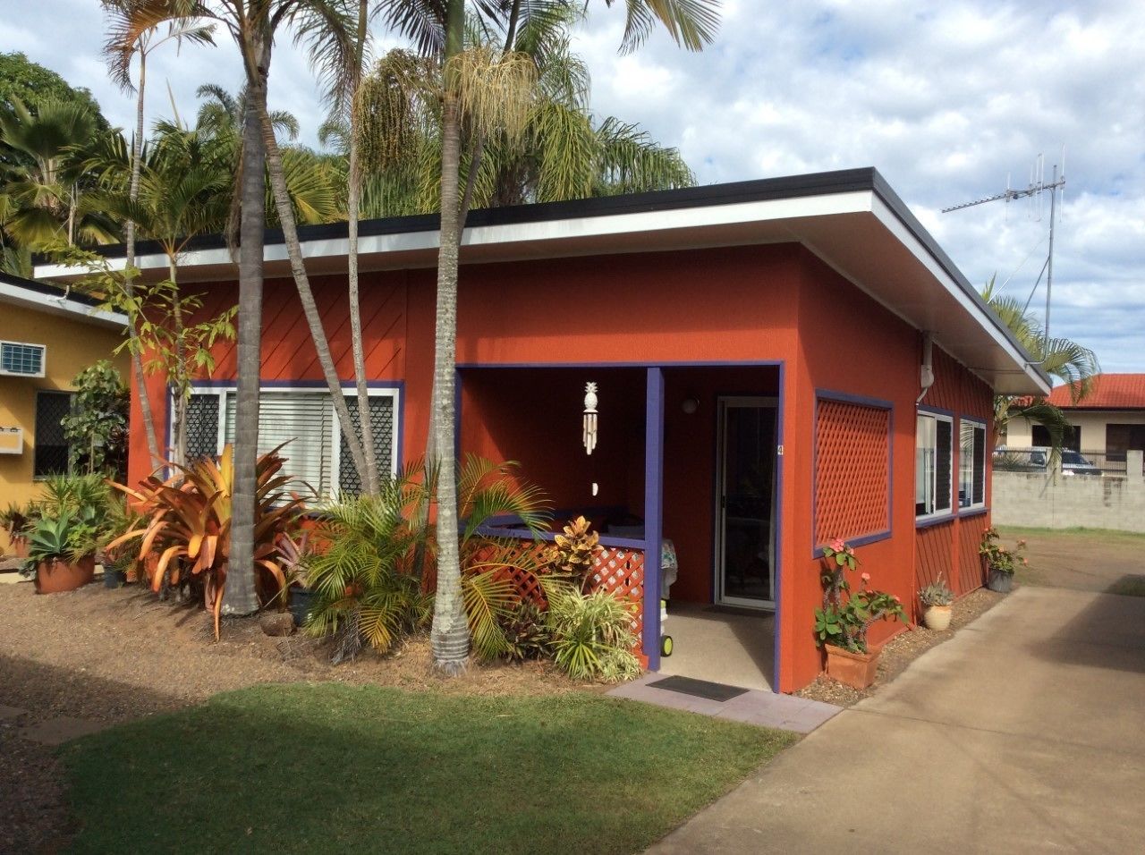 Bargara Gardens Motel & Holiday Villas