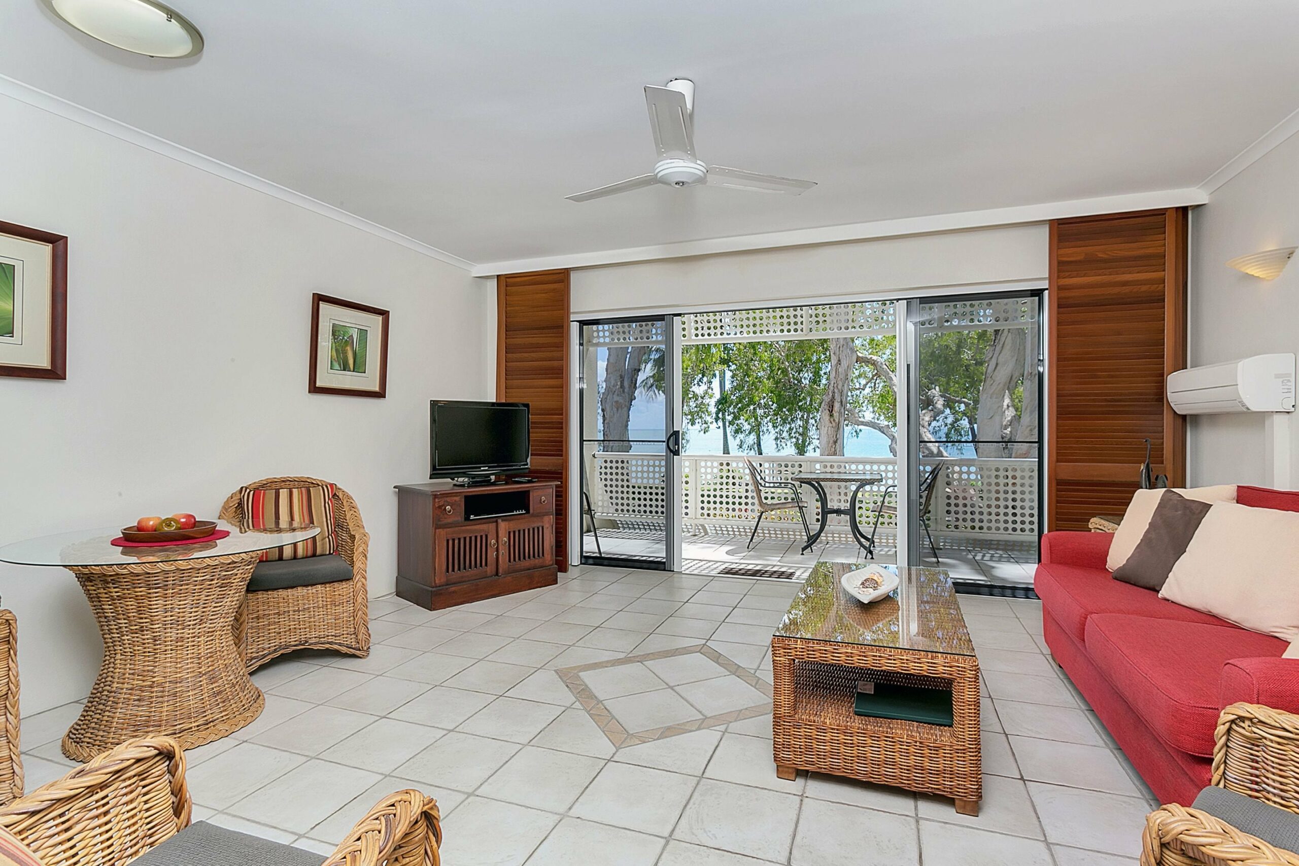 On Palm Cove Beachfront Apartments