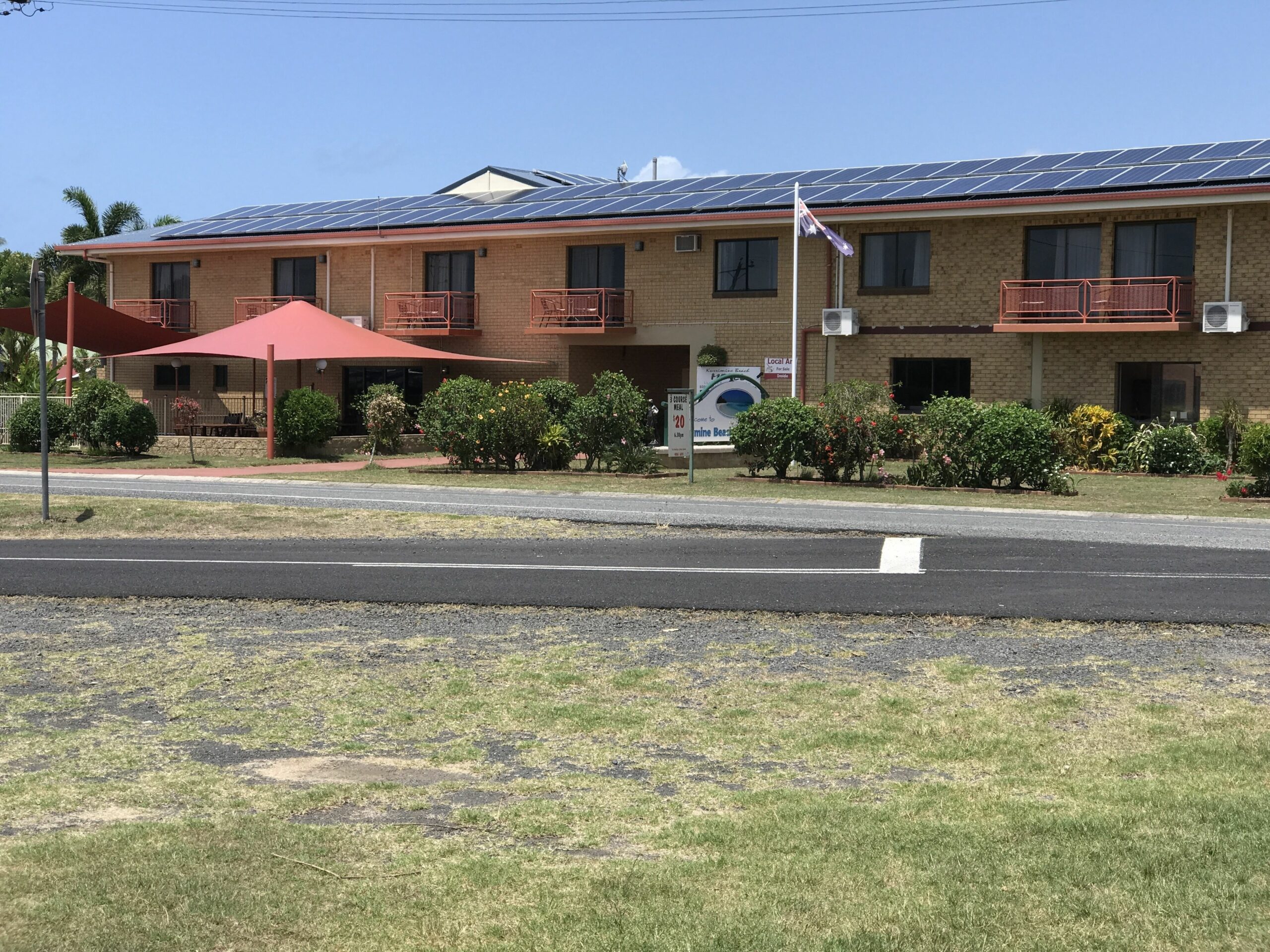 Kurrmine Beach Motel