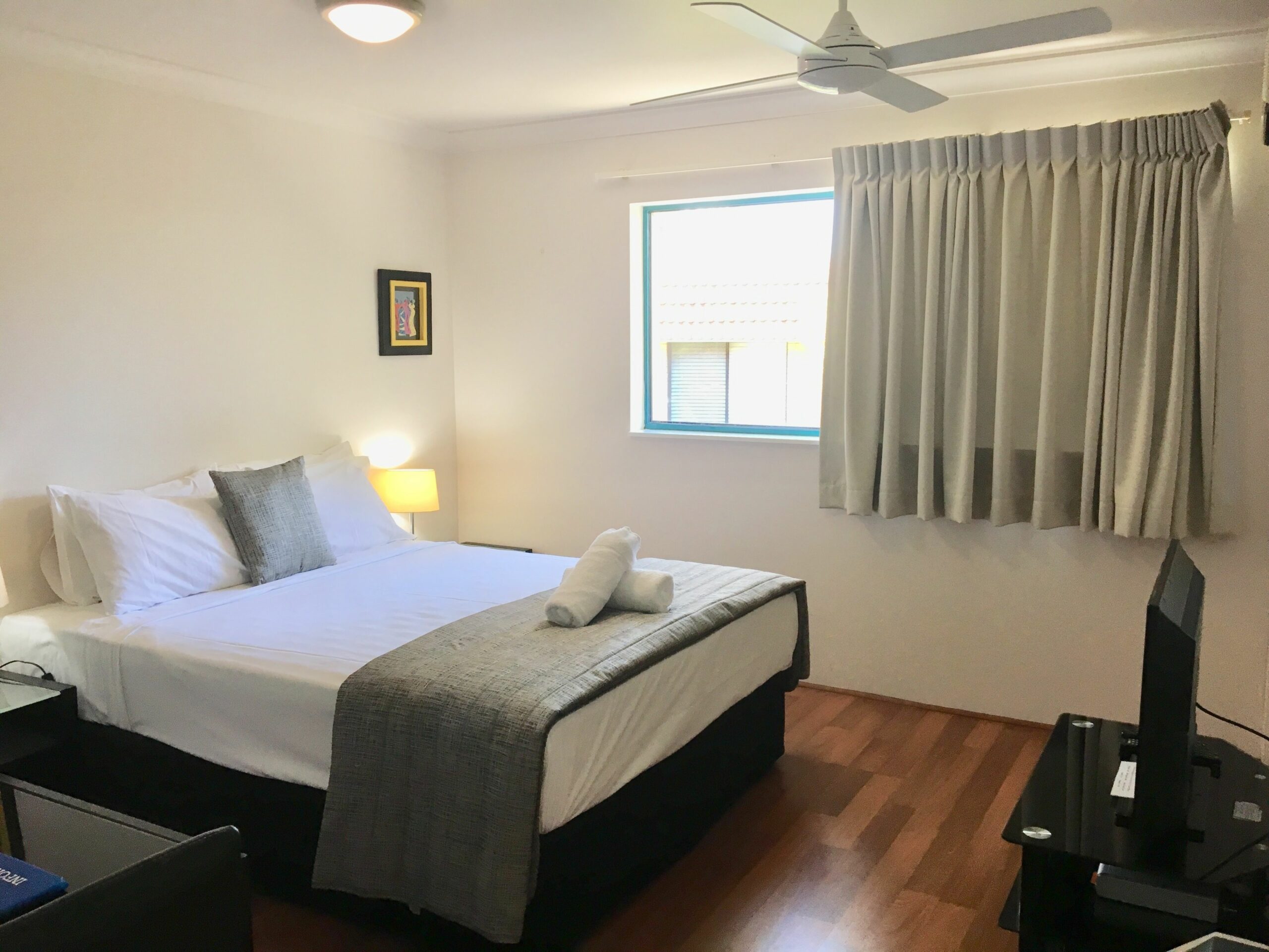 Broadbeach Private Apt with CHA