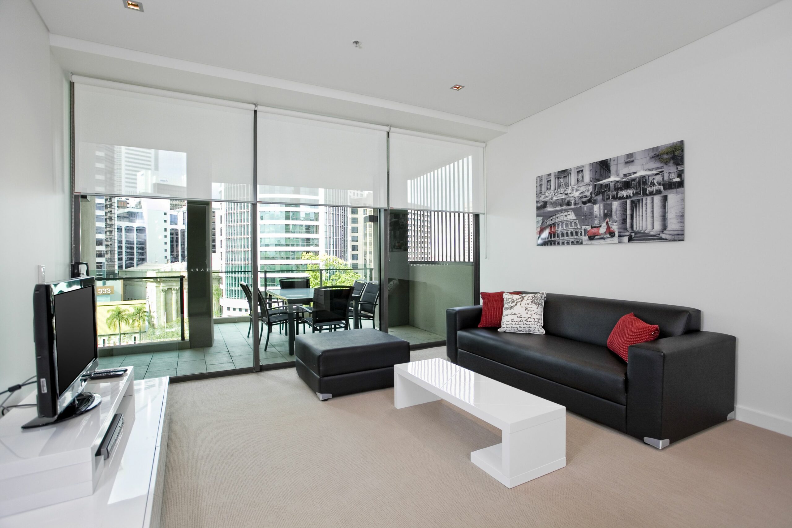 Quattro on Astor Apartments Brisbane by Restt