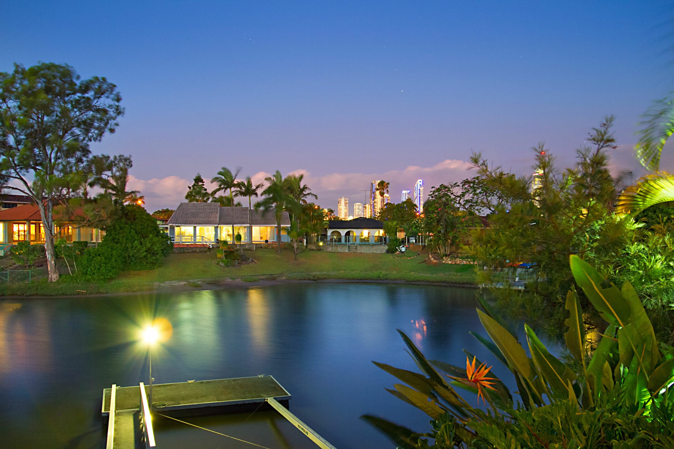 The Bali Hut on the Waters of the Central Gold Coast Apartment 5