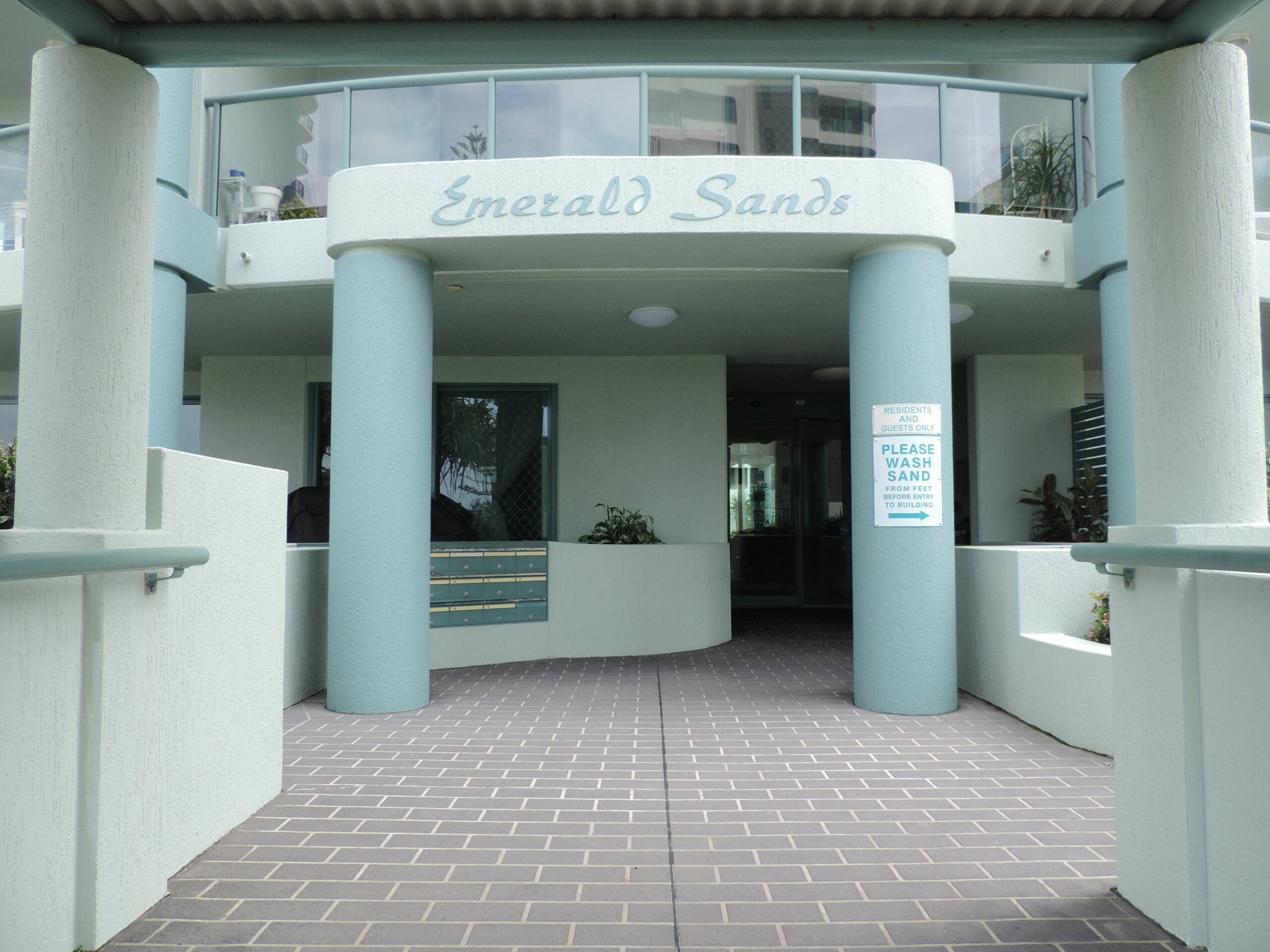 Emerald Sands Apartments