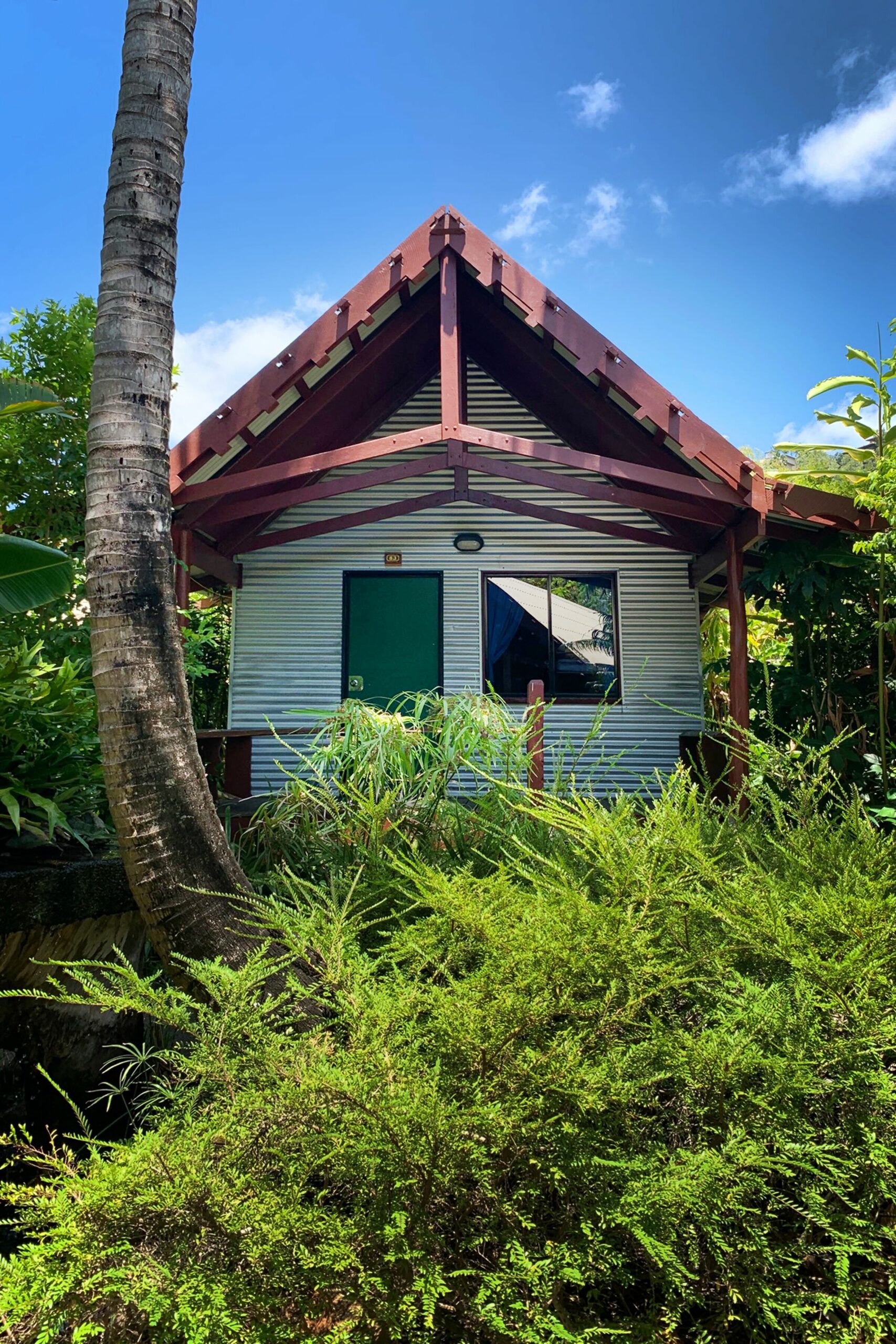 Magnums Airlie Beach