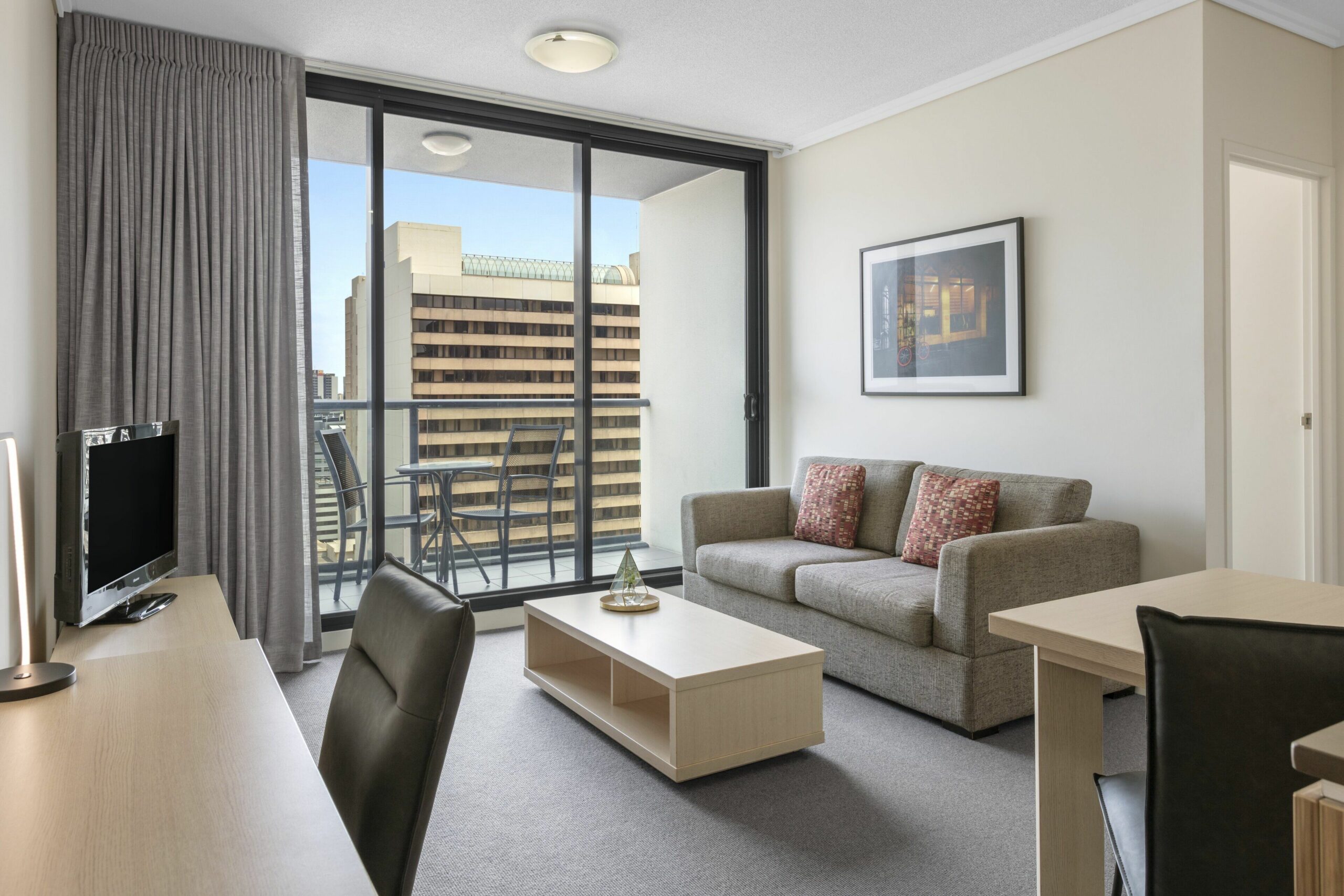 Oaks Brisbane on Charlotte Suites