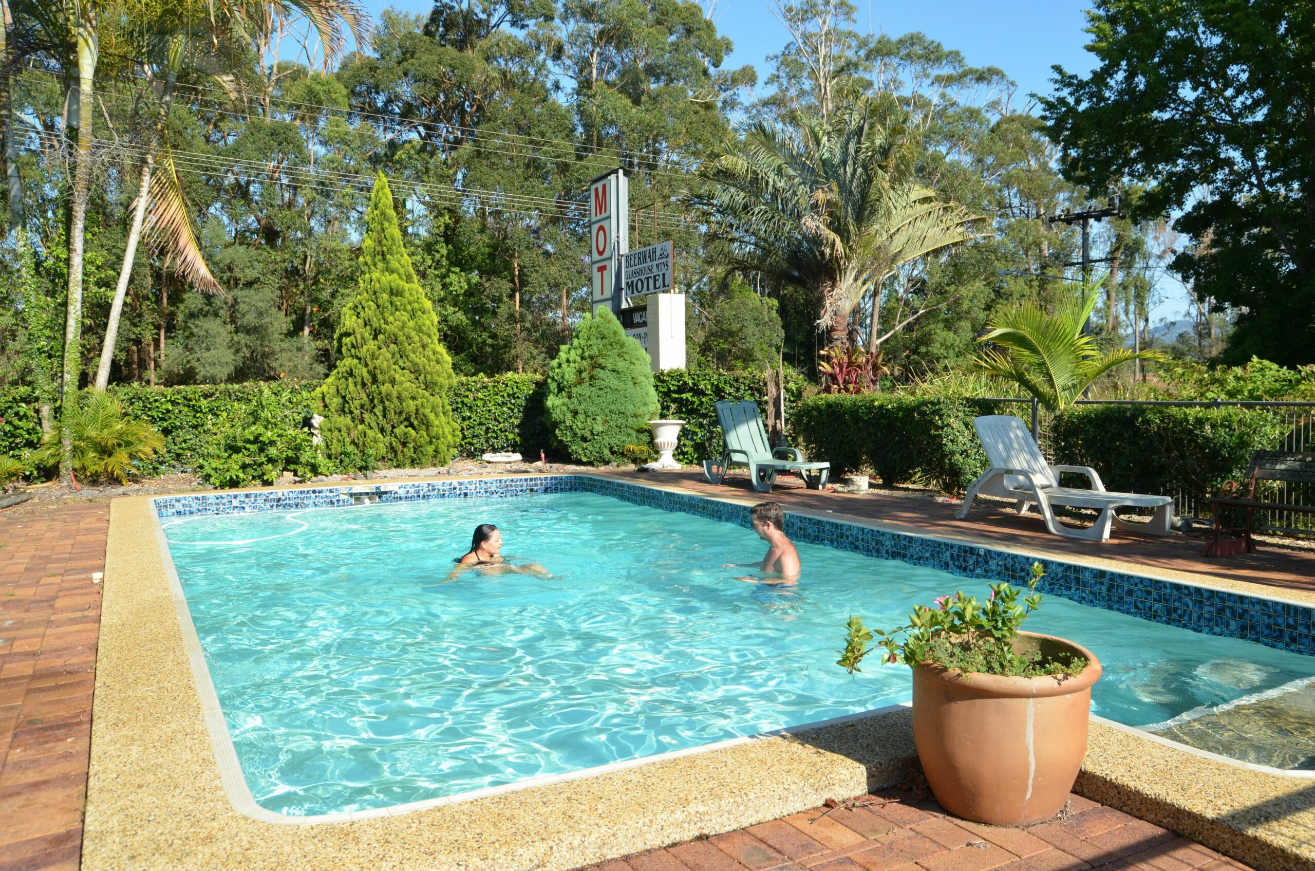 Beerwah Glasshouse Mountains Motel