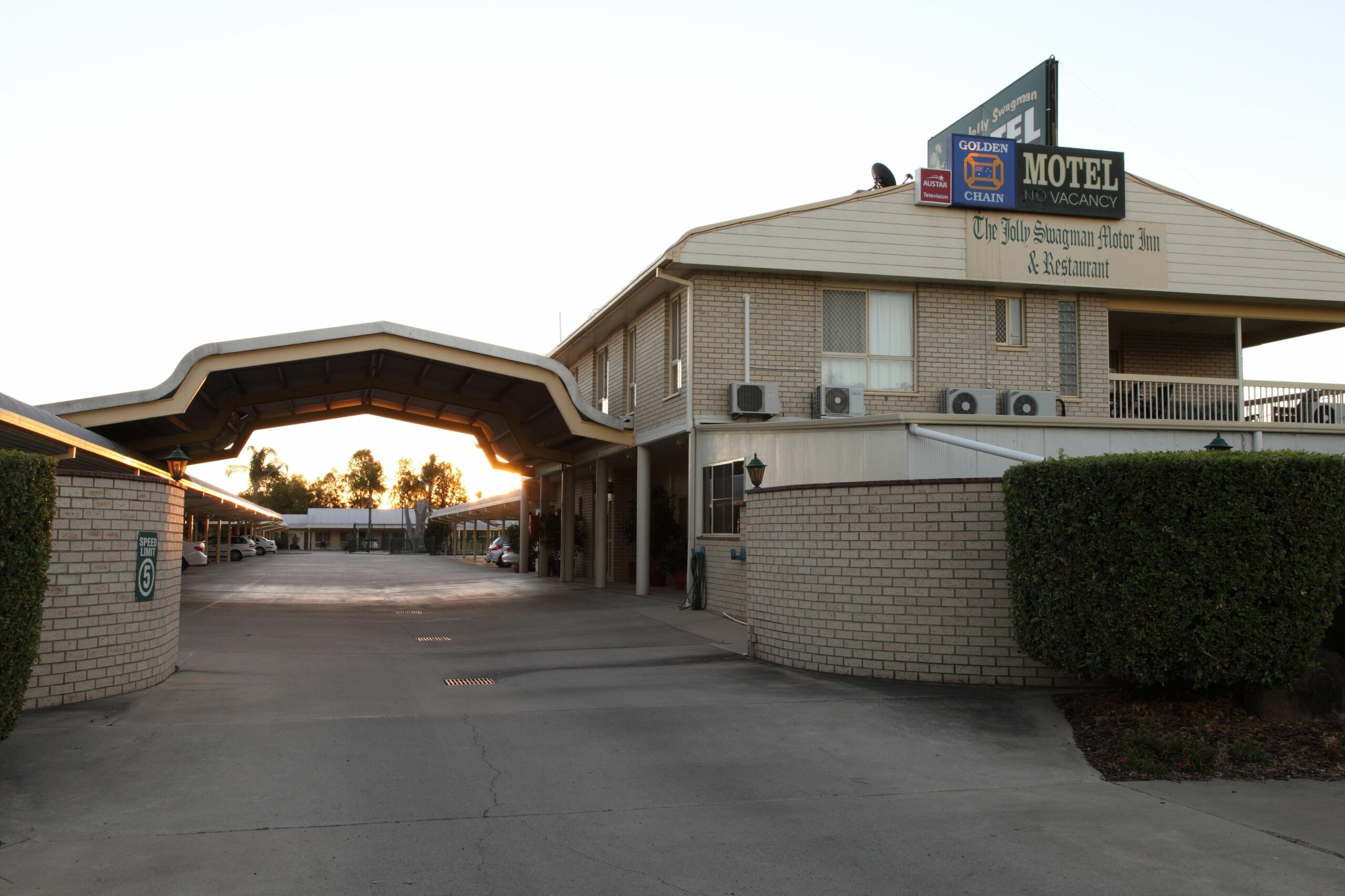 The Jolly Swagman Motor Inn