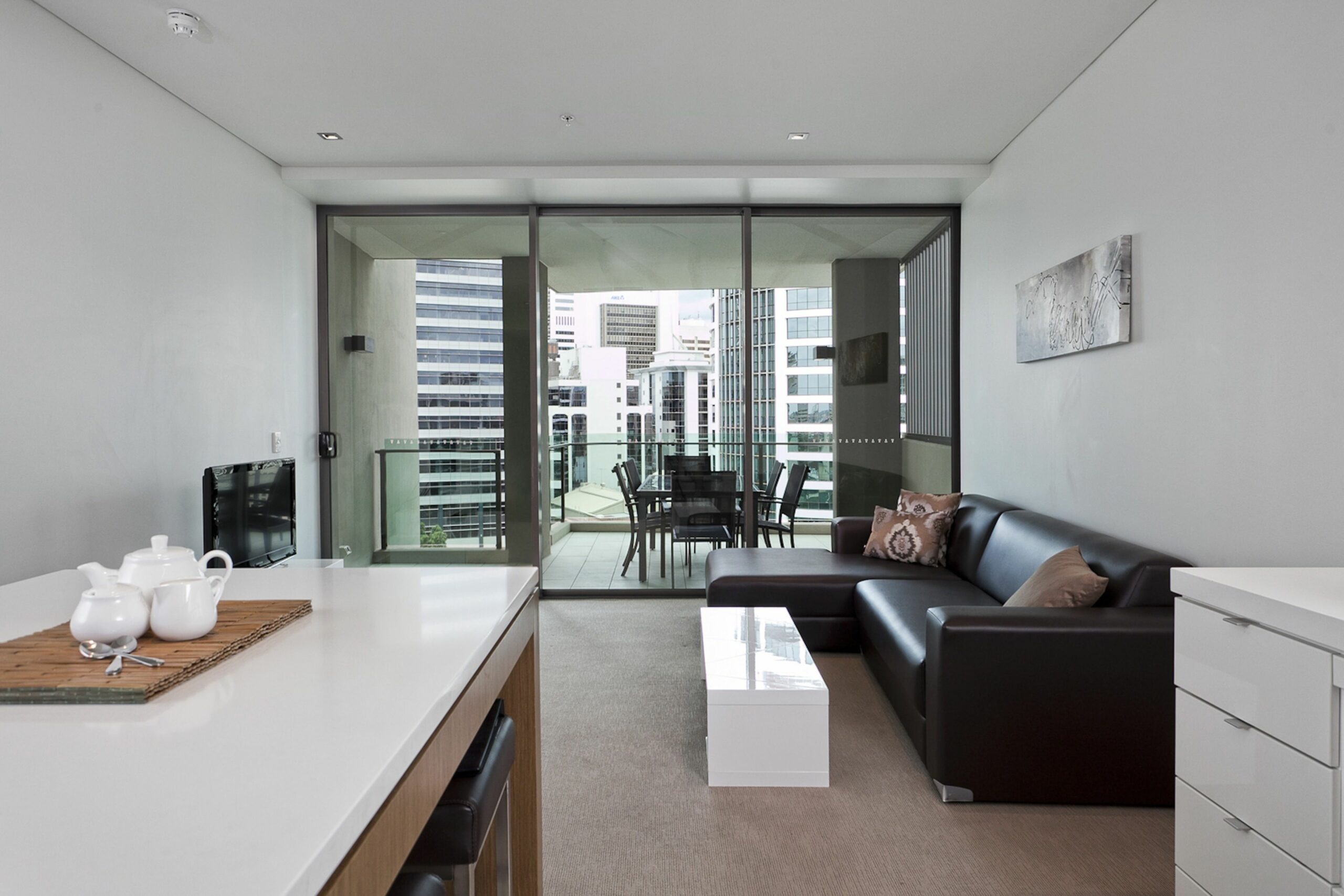 Quattro on Astor Apartments Brisbane by Restt