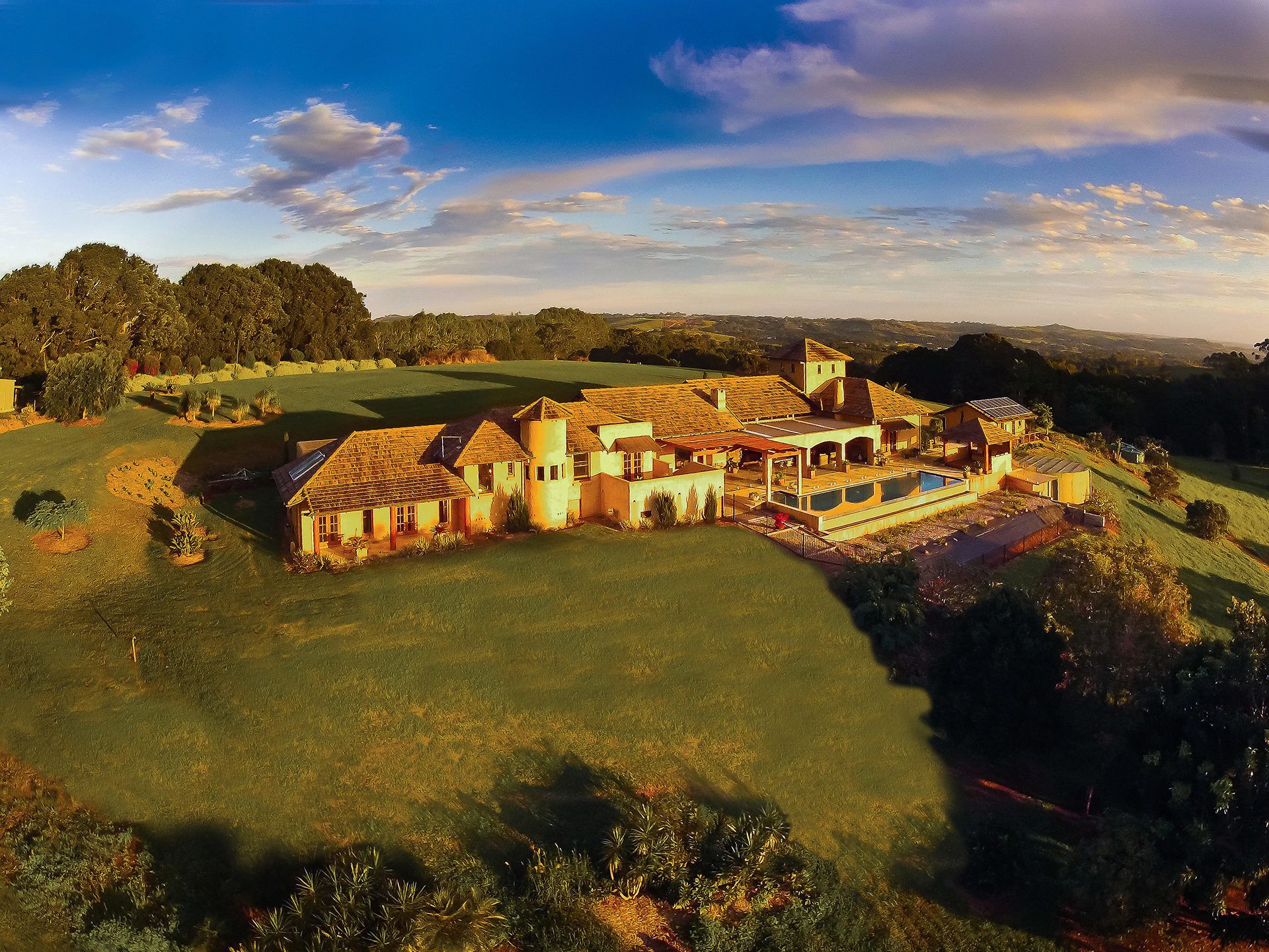 Possum Hill - magnificent Tuscan inspired estate