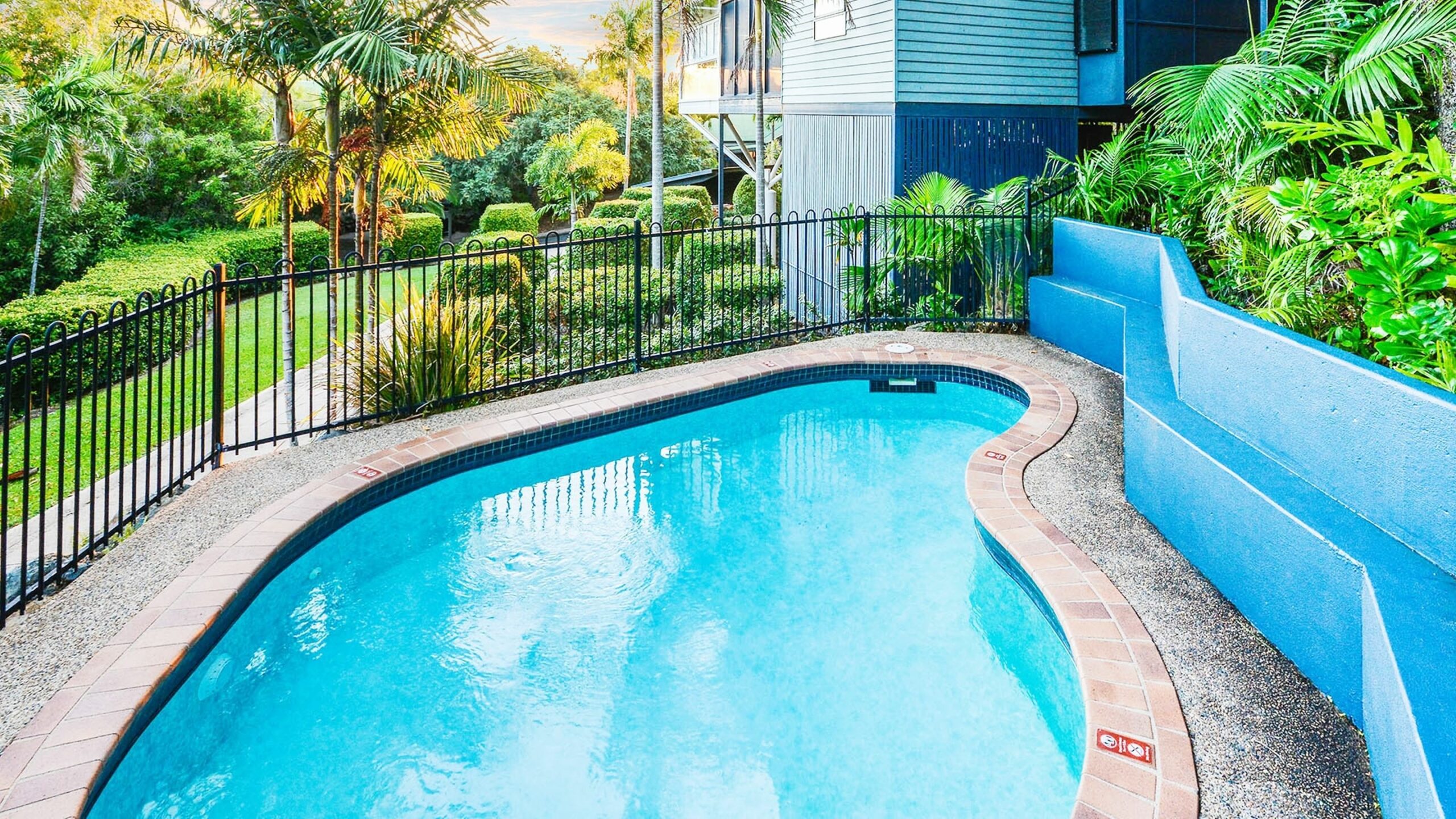 Oasis 1 Hamilton Island 2 Bedroom Apartment In Central Location With Golf Buggy