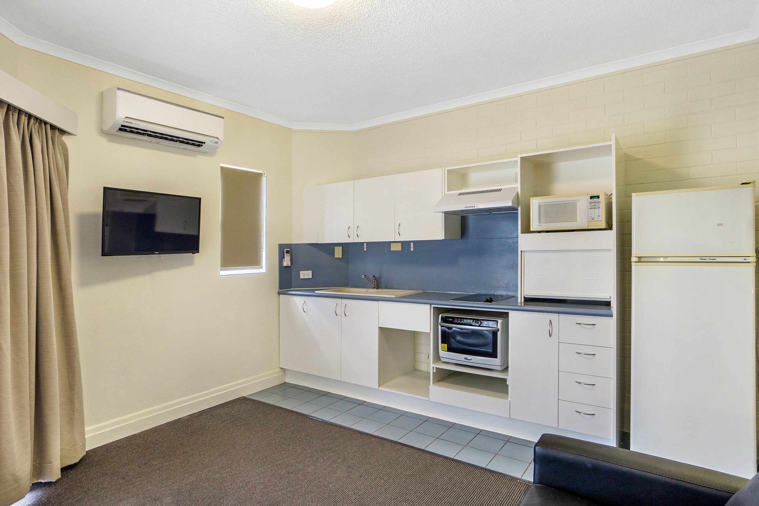 Toowong Inn & Suites