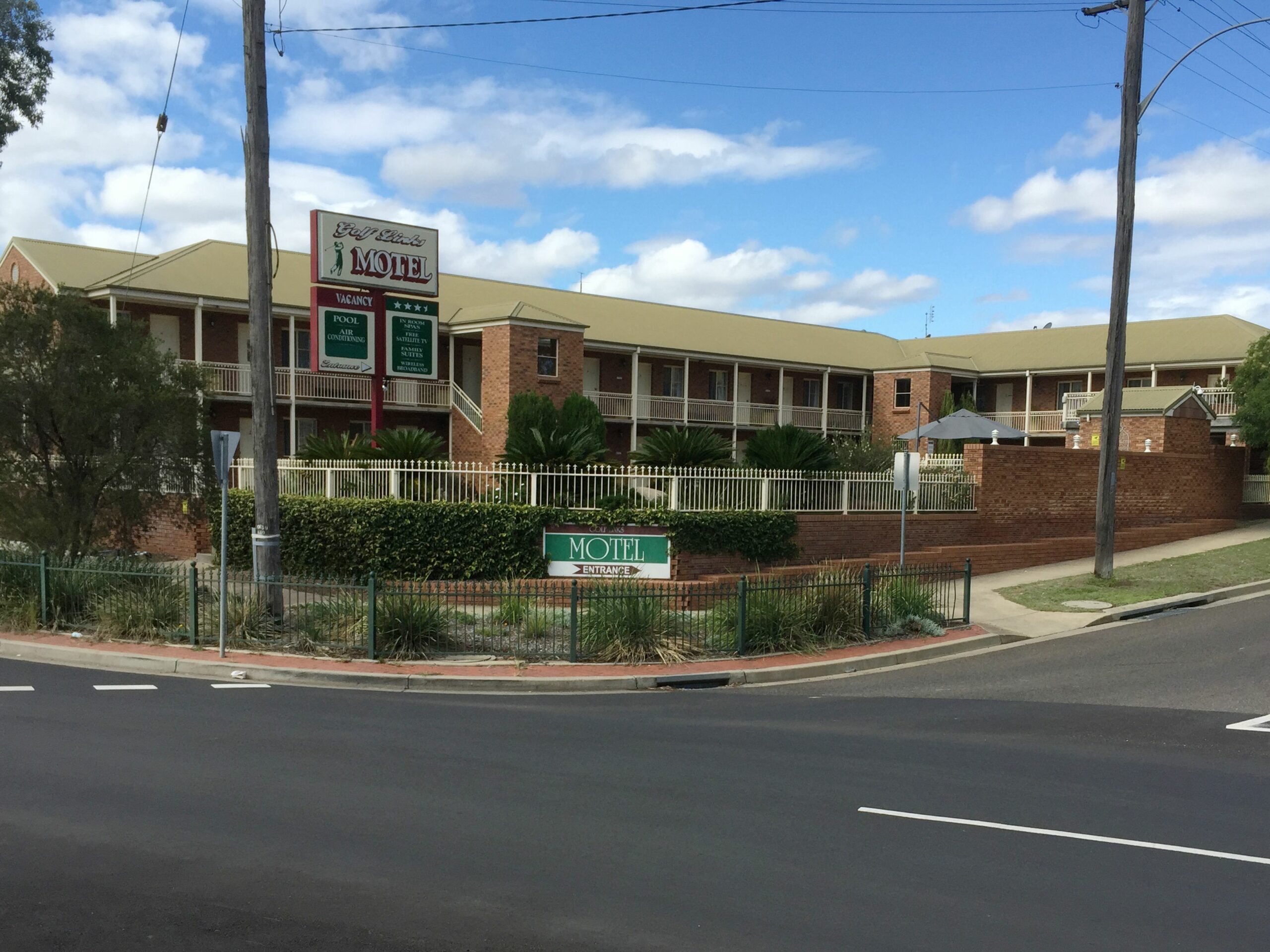 Golf Links Motel