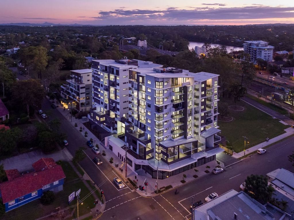 Brand NEW Stunning 3 Bedroom Indooroopilly Pool/aircon/parking