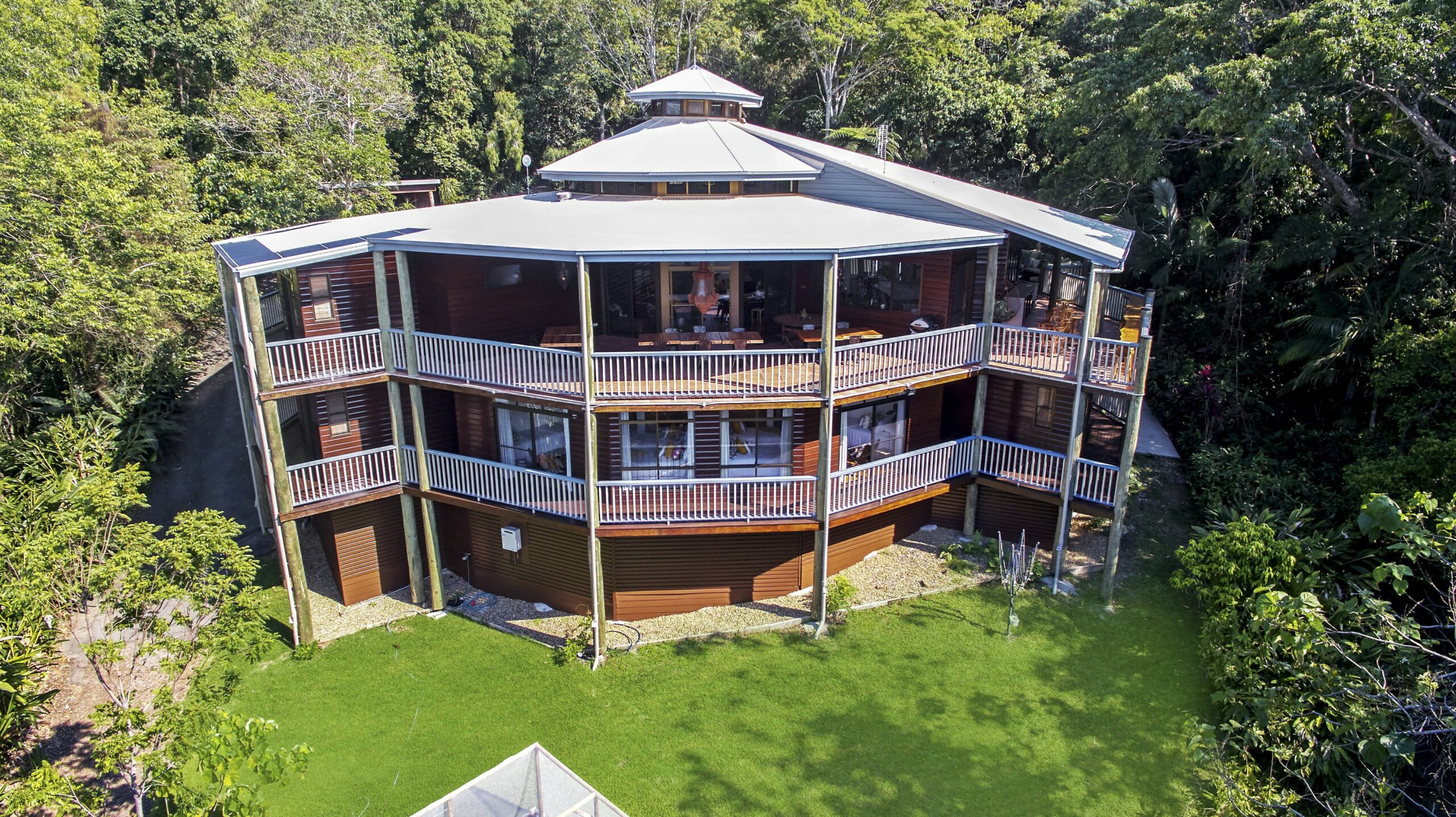 Aquila Retreat Mansion - Sleeps 30 - Covidsafe Events are Allowed