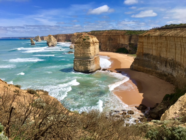 The Great Ocean Road and 12 Apostles Tour