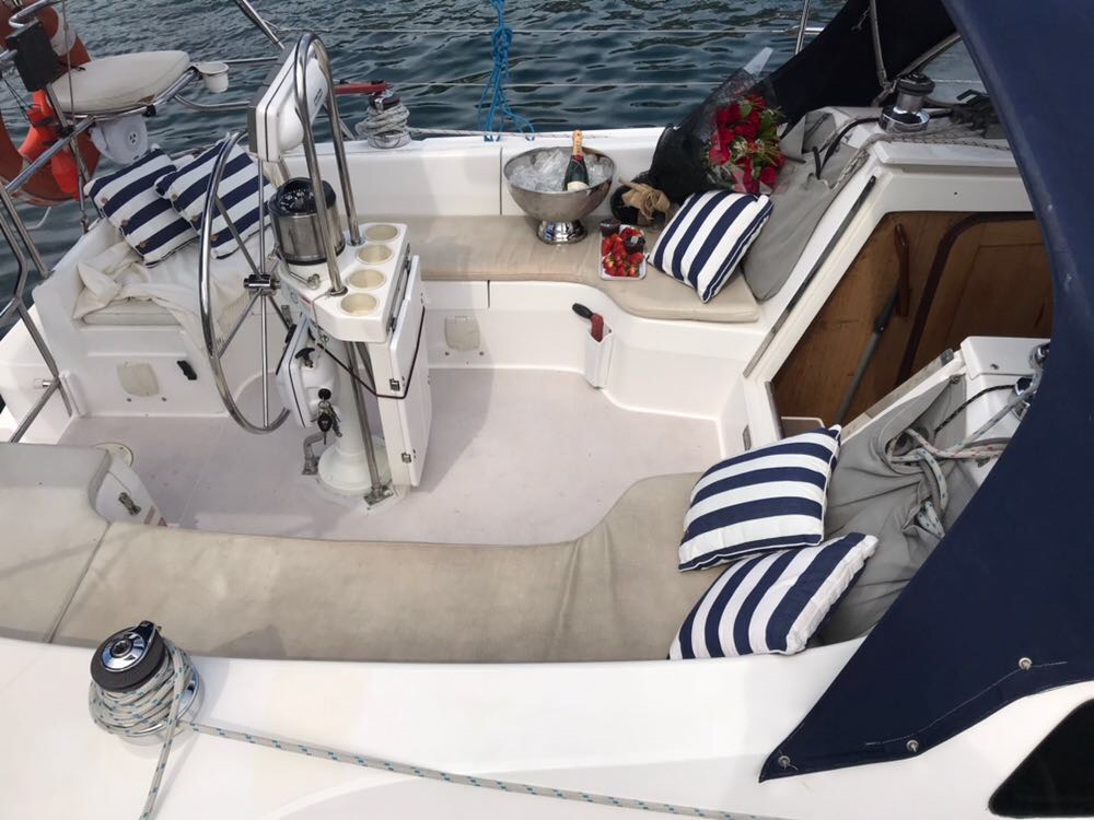 Sydney Harbour Yacht Hire - Cutting Loose  (up to 7 people)