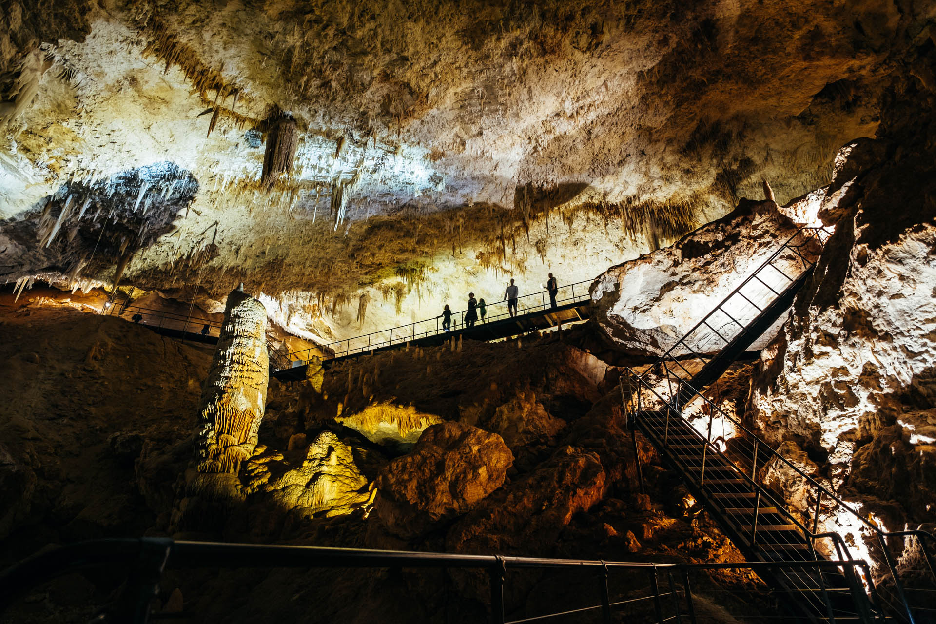 Jewel Cave Fully Guided Tour
