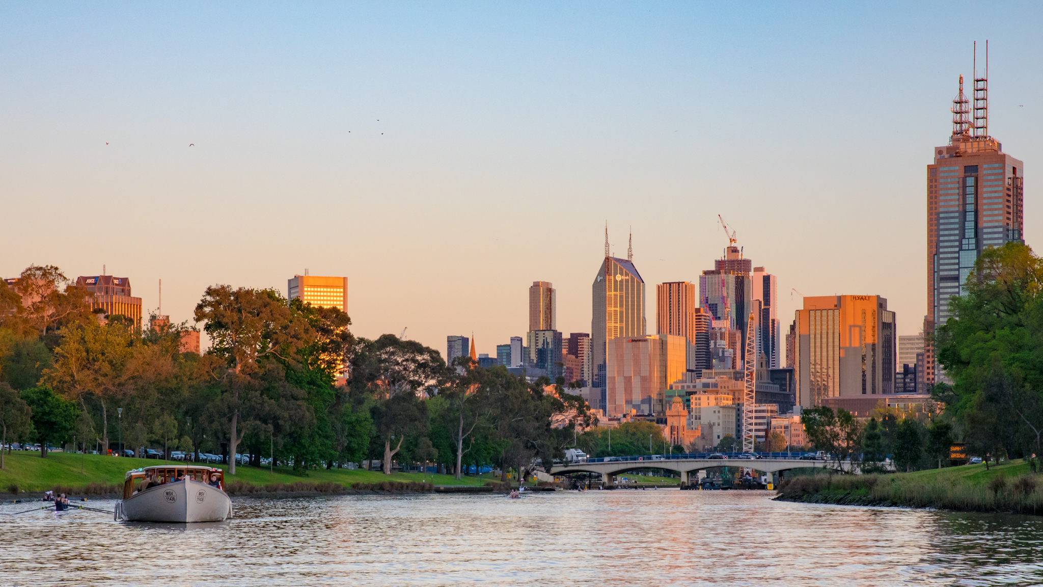 Melbourne's only Photography Cruise - Capture Melbourne from the best angle!