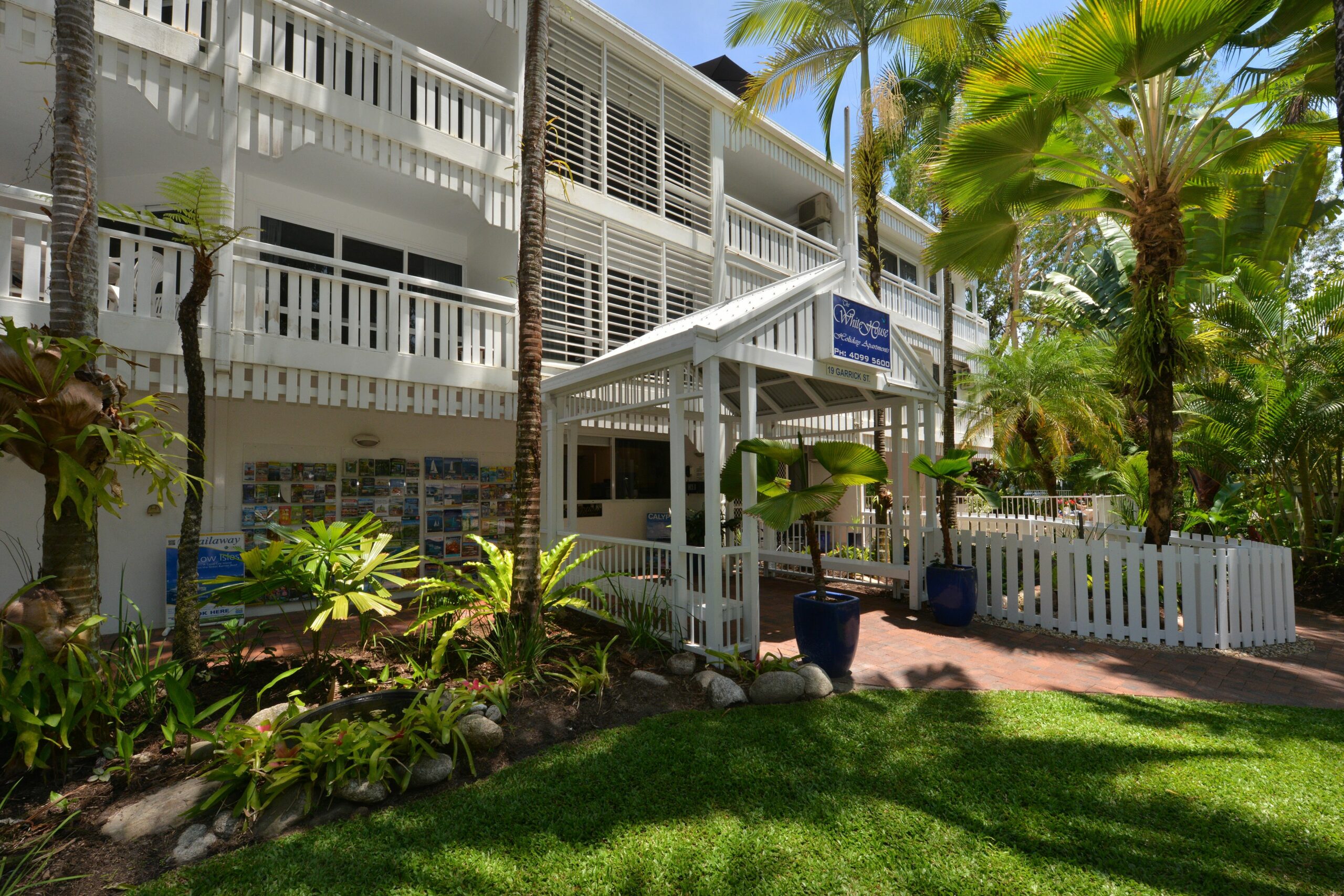 The White House Port Douglas