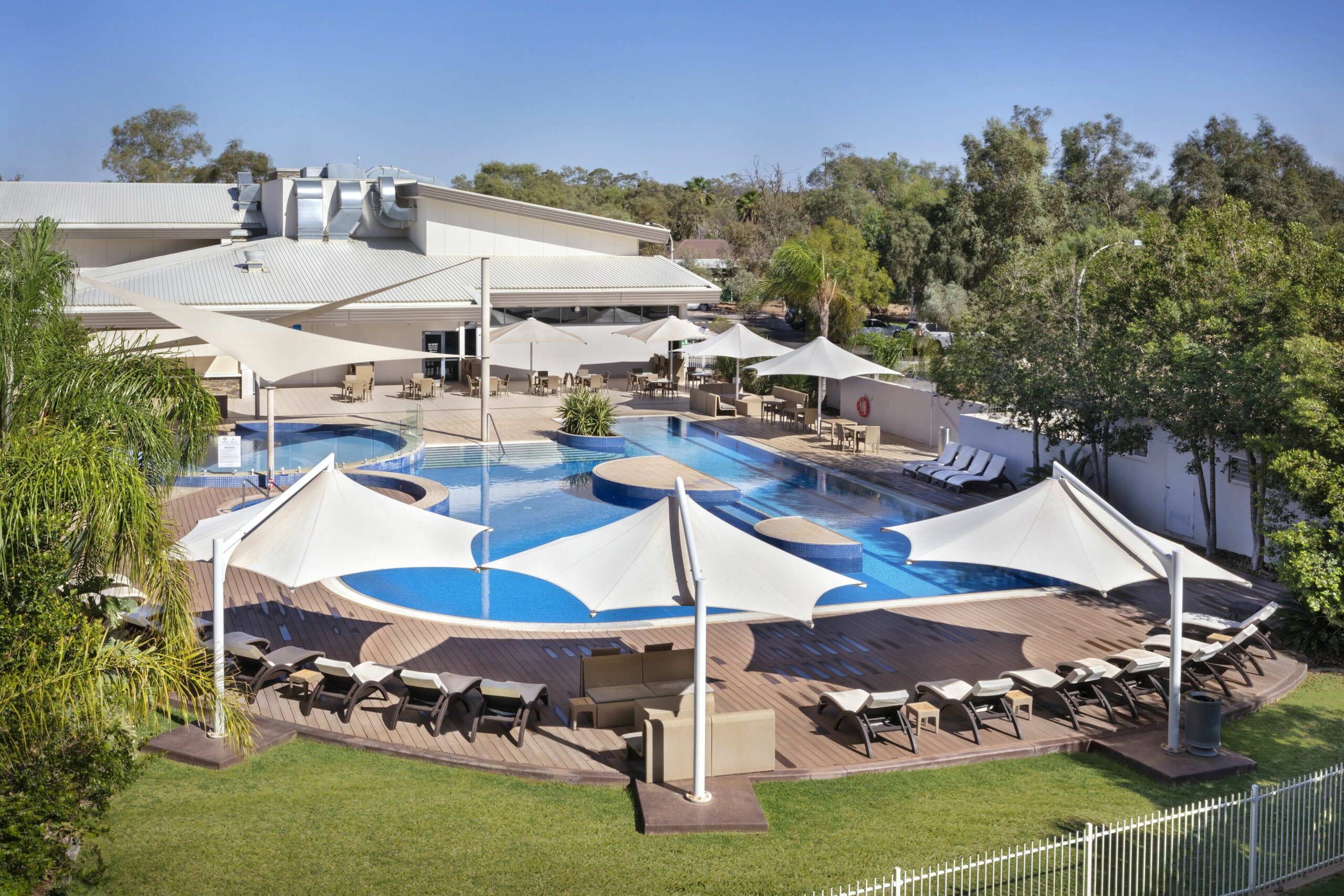 Crowne Plaza Alice Springs Lasseters