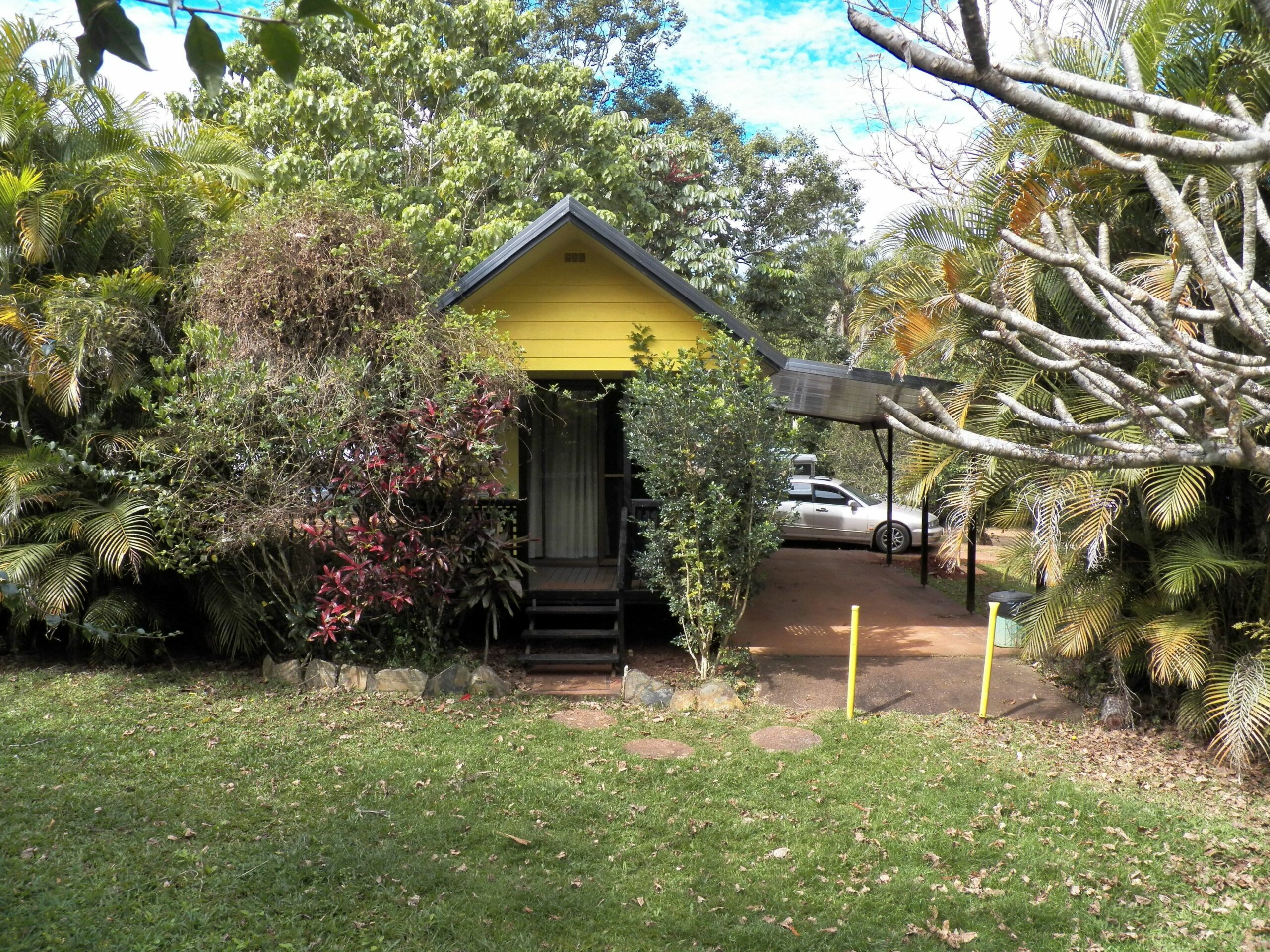 Lake Eacham Tourist Park & Self Contained Cabins