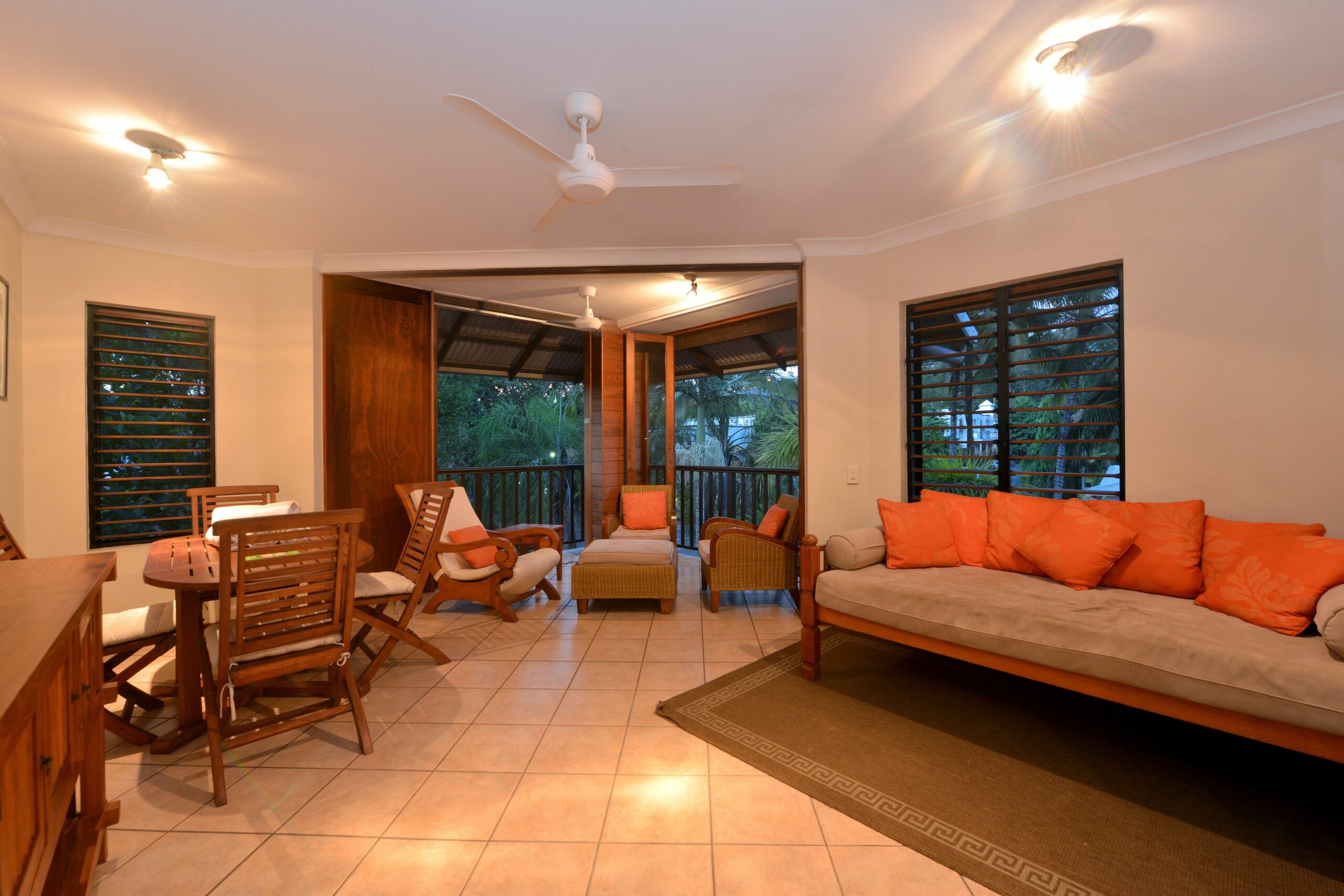 Seascape Holidays- Hibiscus Apartment