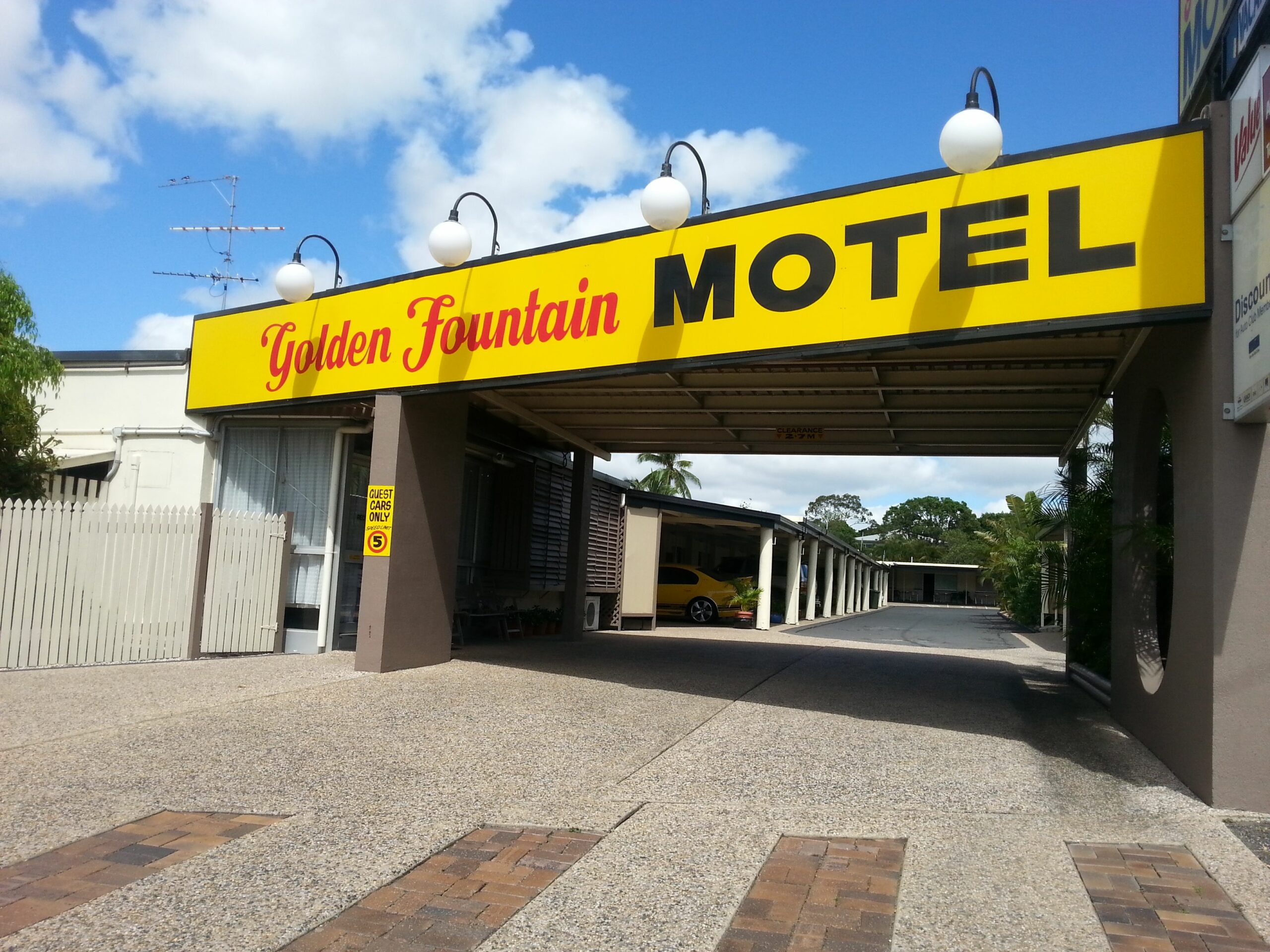 Golden Fountain Motel