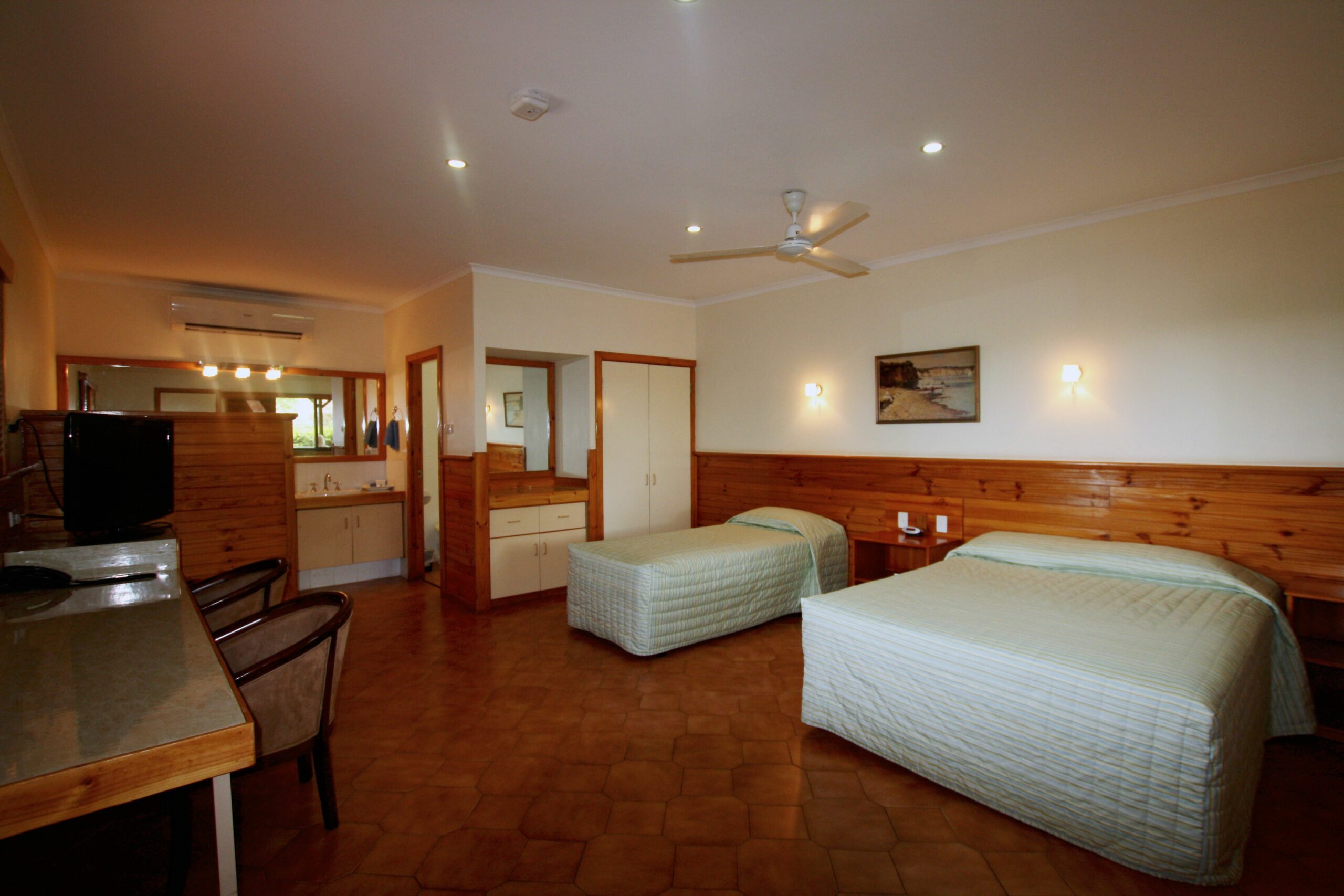 Kimberley Hotel Halls Creek