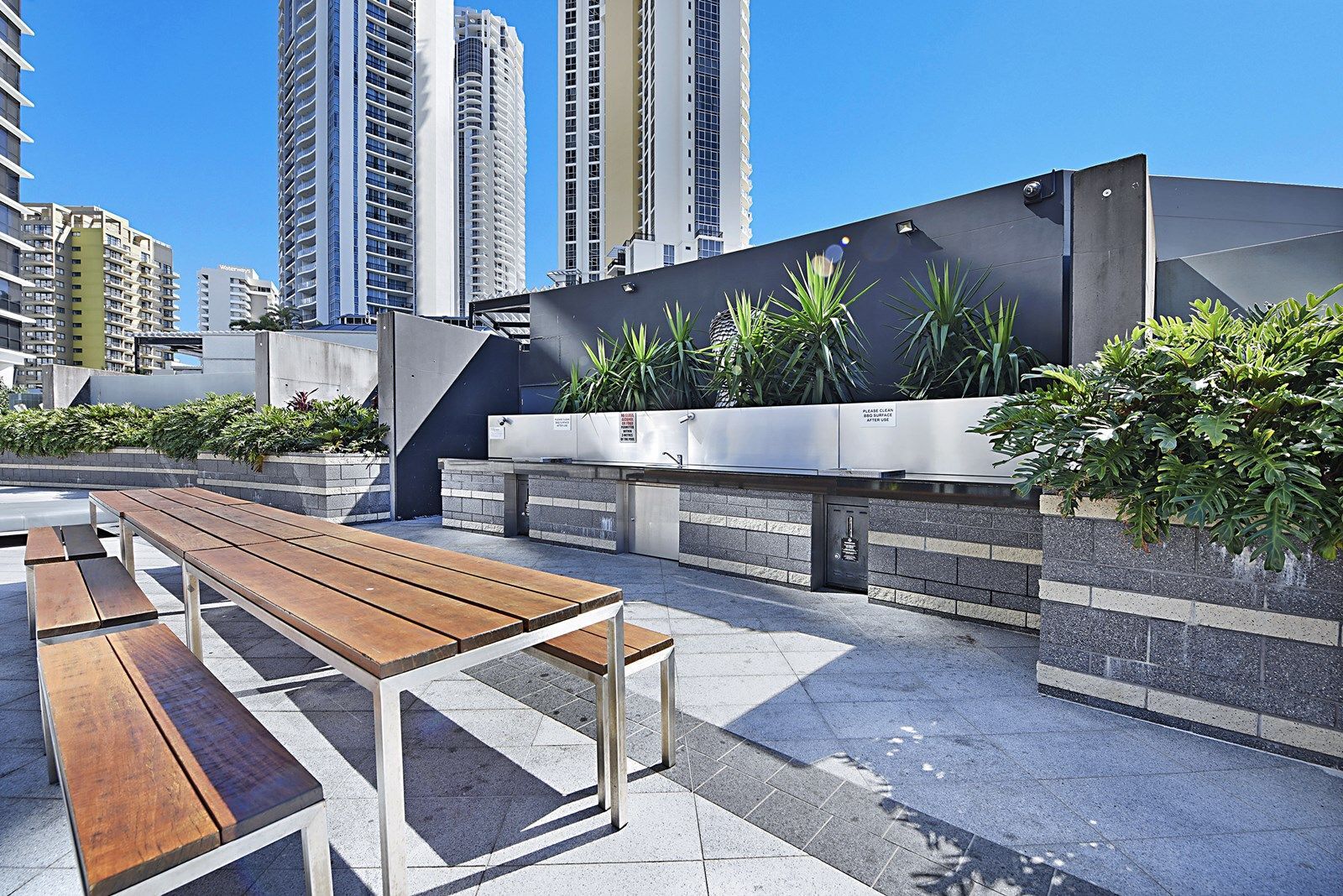 Sealuxe - Central Surfer Paradise Seaview Deluxe Spa Apartment