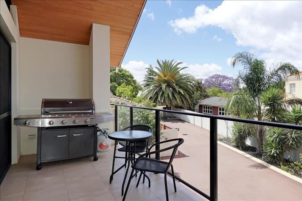 Generous Riverside Living4br Swan Riverheathcote Parknetflix