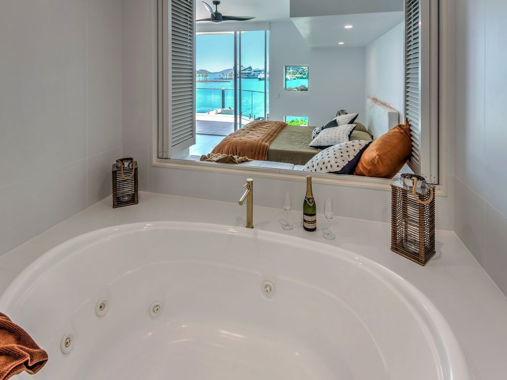 Pavillions 19, Hamilton Island
