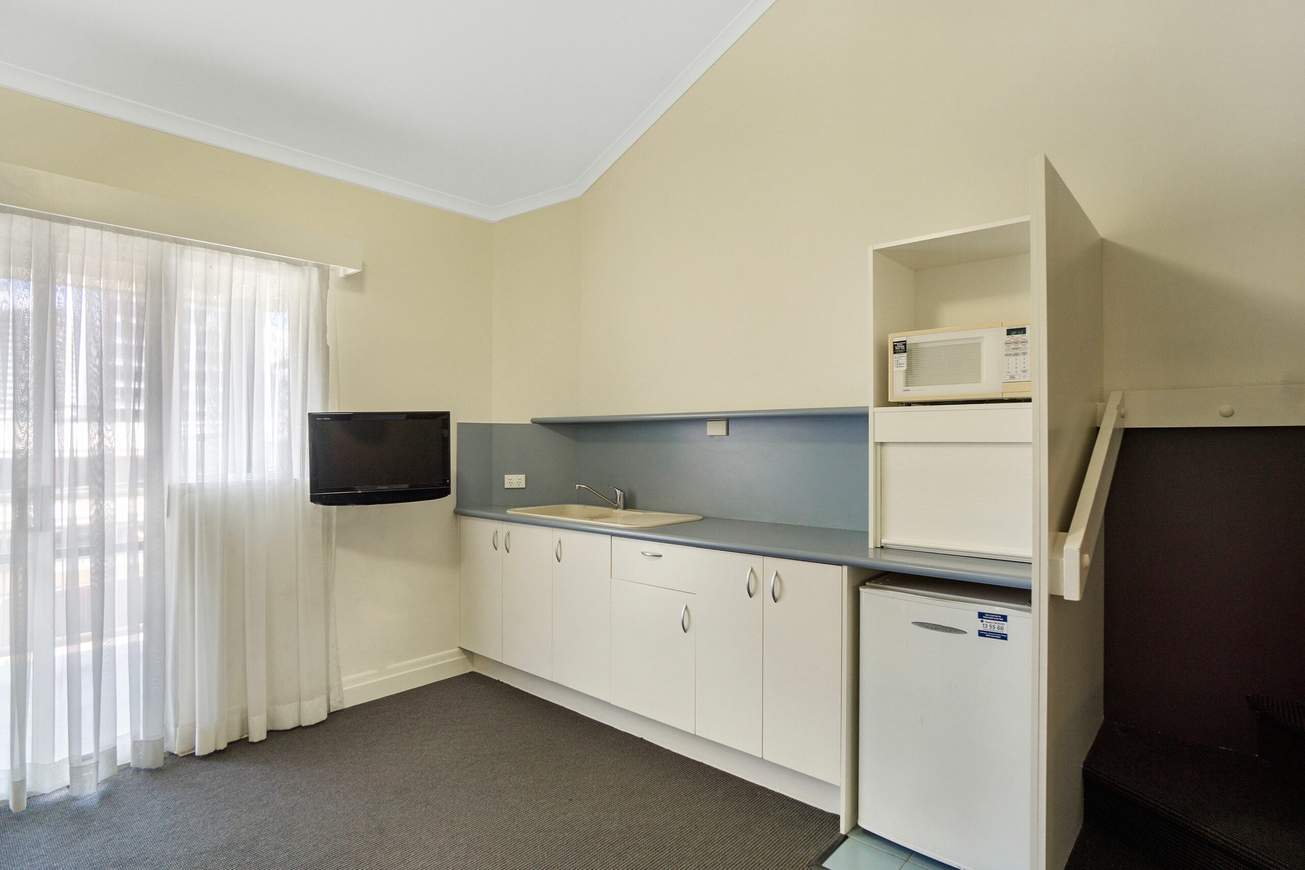 Toowong Inn & Suites