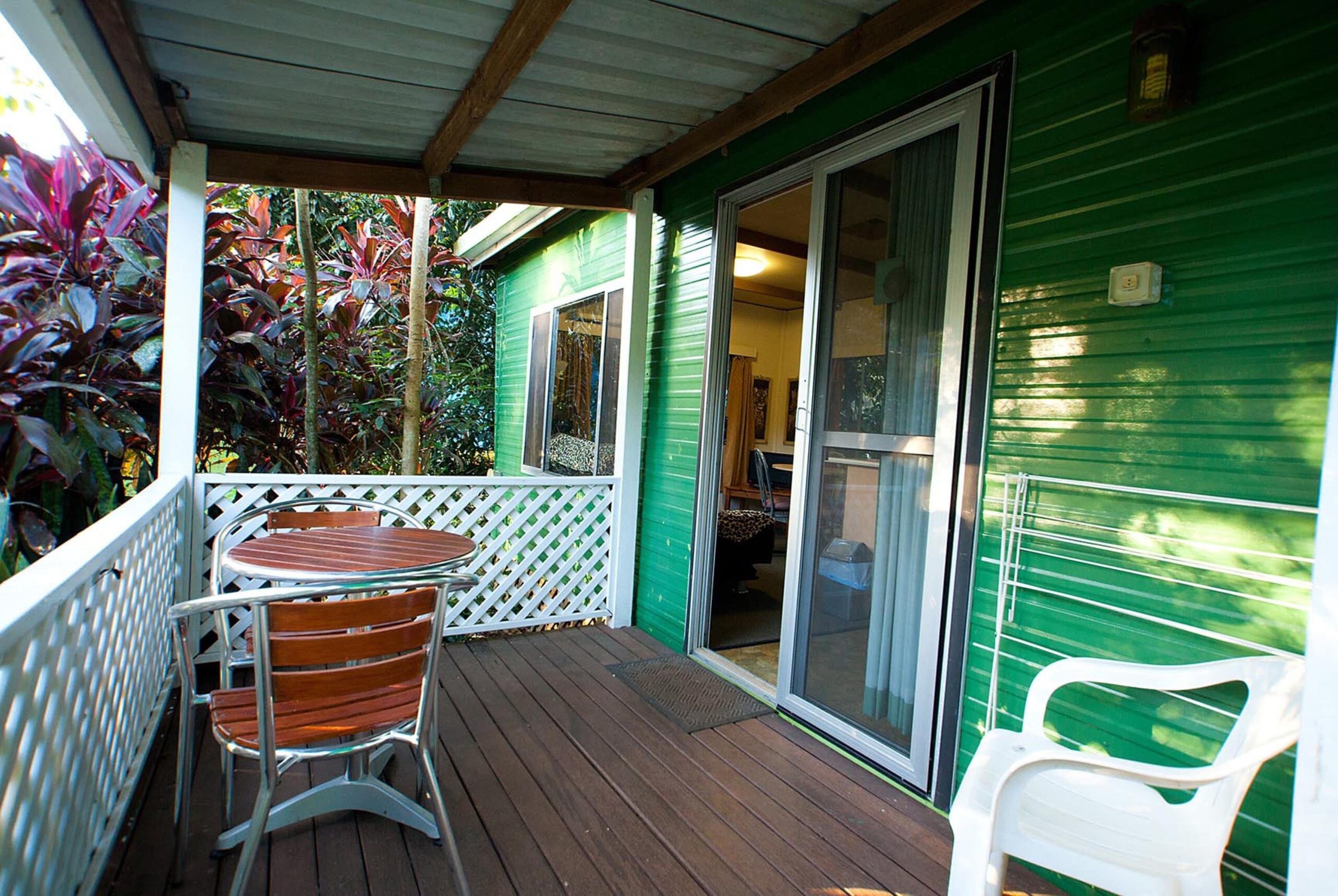 Lake Eacham Tourist Park & Self Contained Cabins