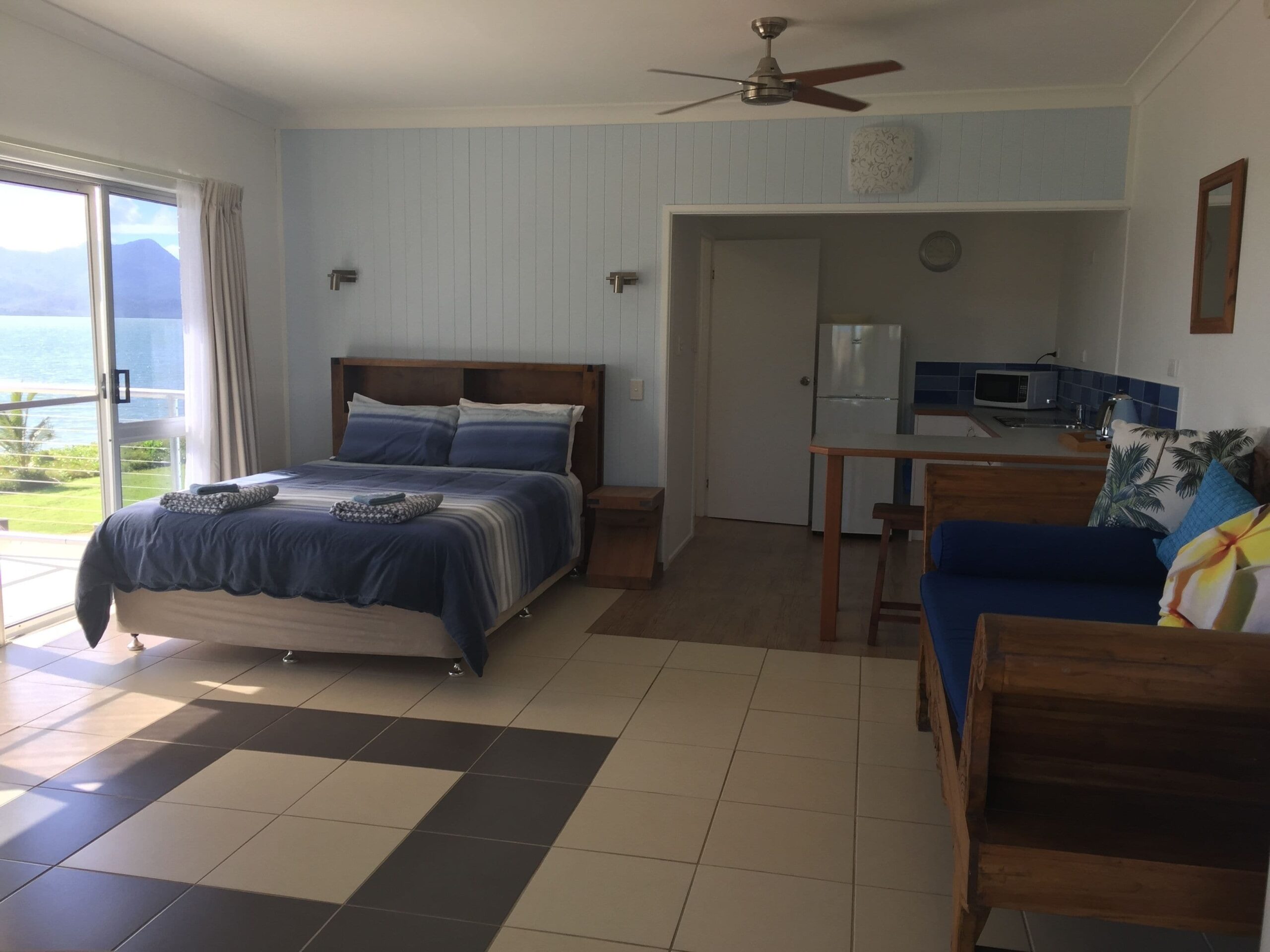 Cardwell Beachfront Motel