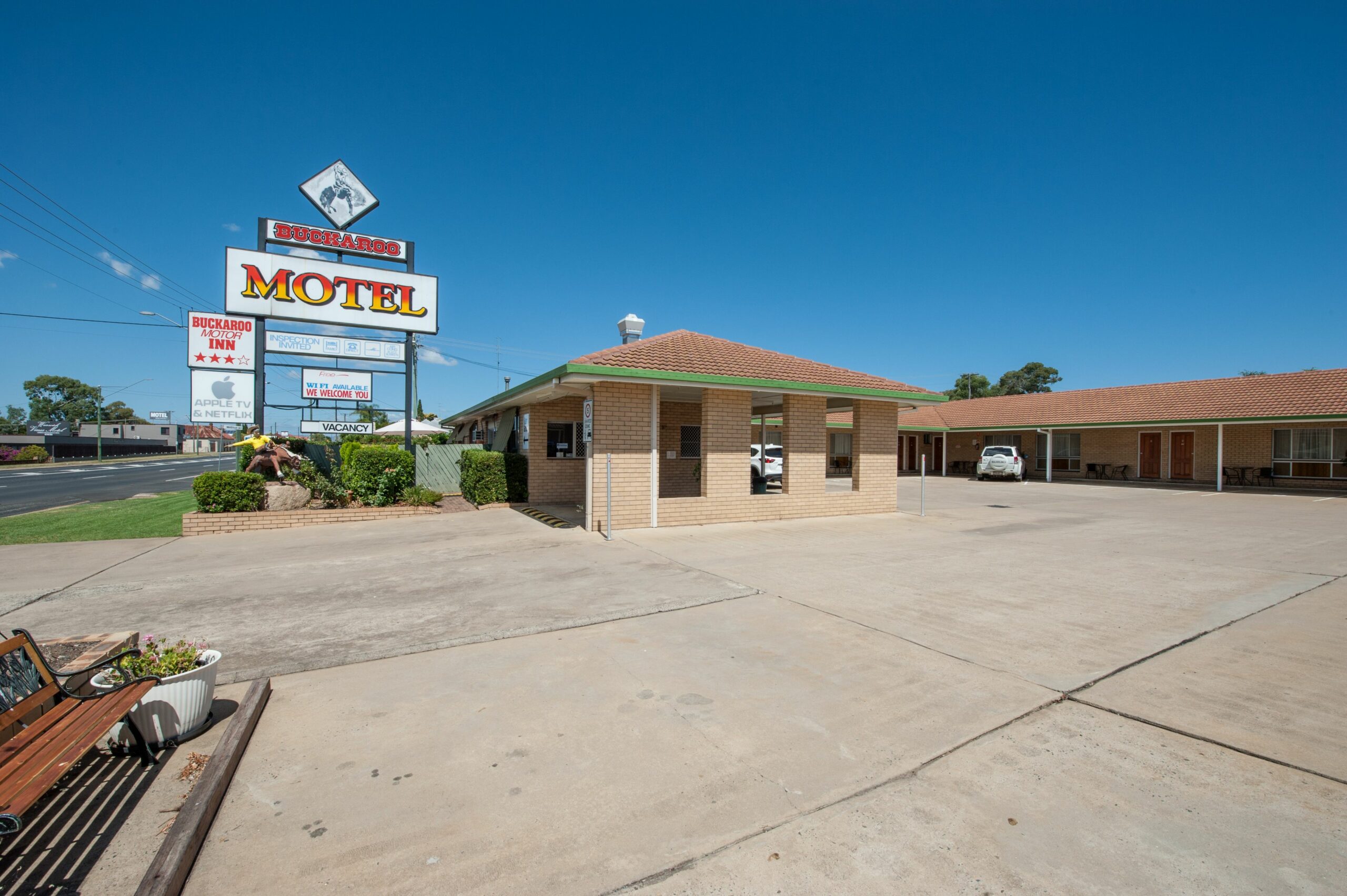 Buckaroo Motor Inn