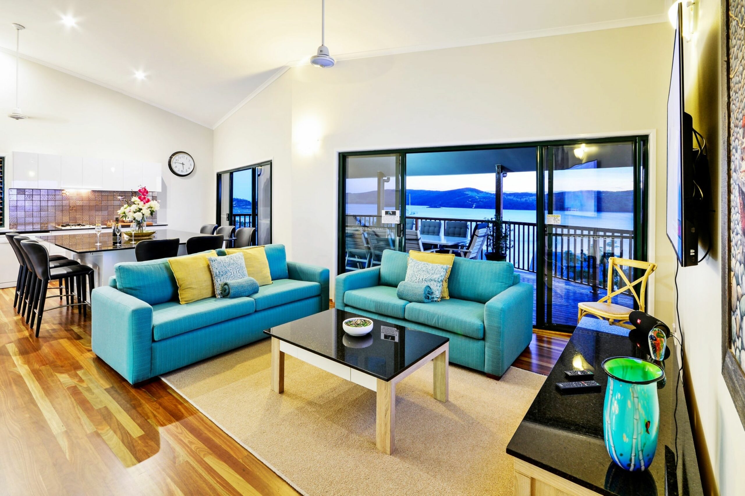 Casuarina Cove 16 Ocean View Deluxe Refurbished 3 Bedroom House Near Marina With Golf Buggy