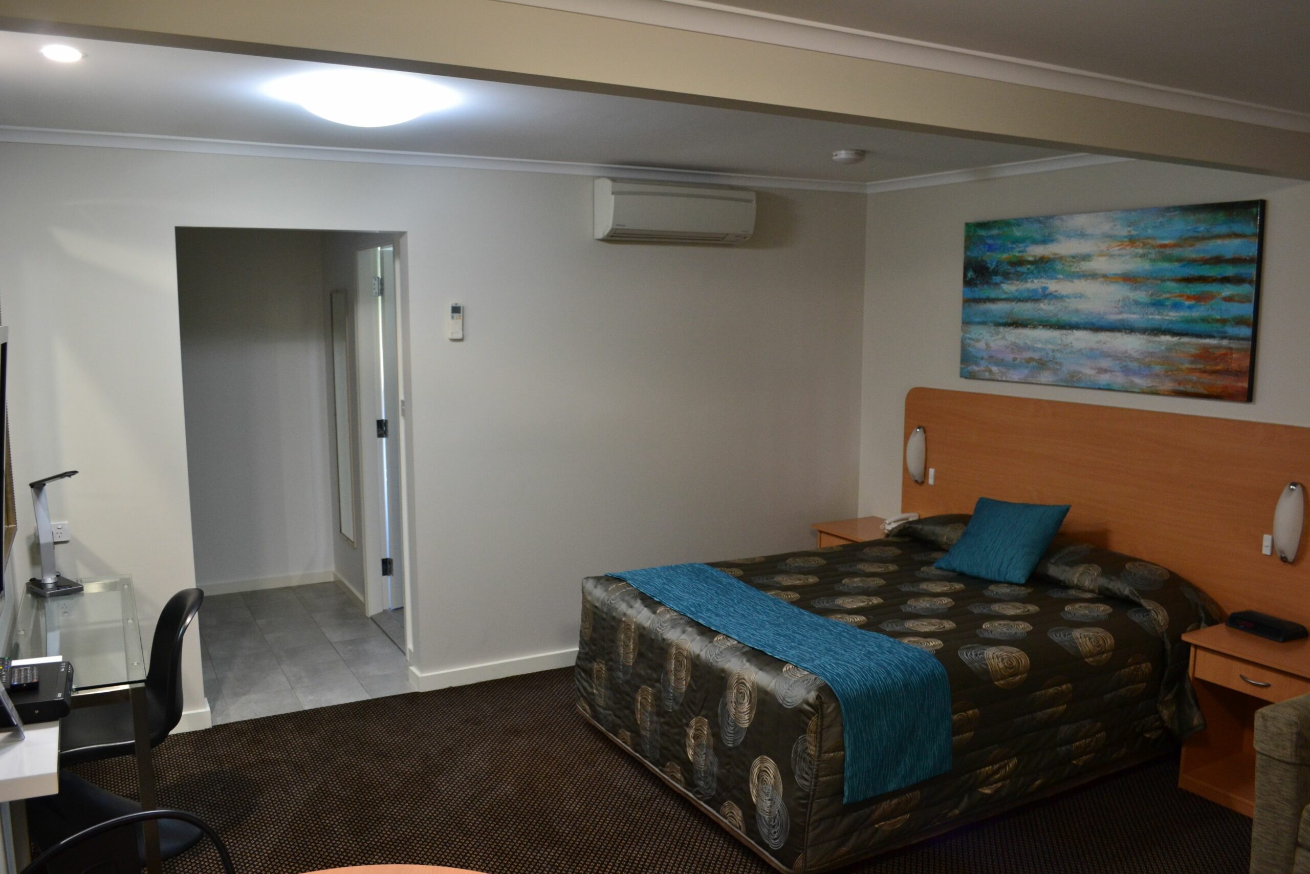 Cattleman's Country Motor Inn & Serviced Apartments