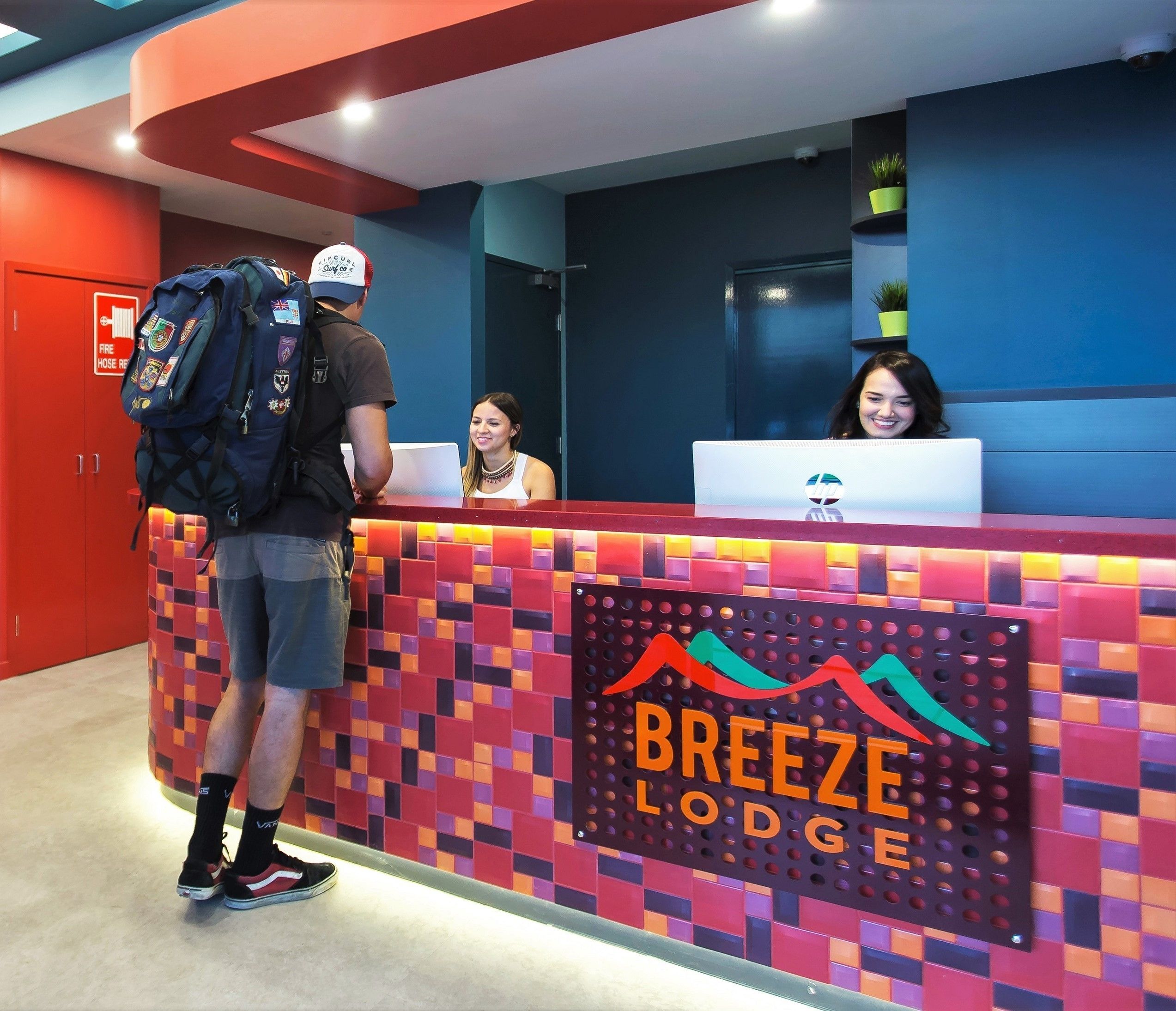 Breeze Lodge - Hostel