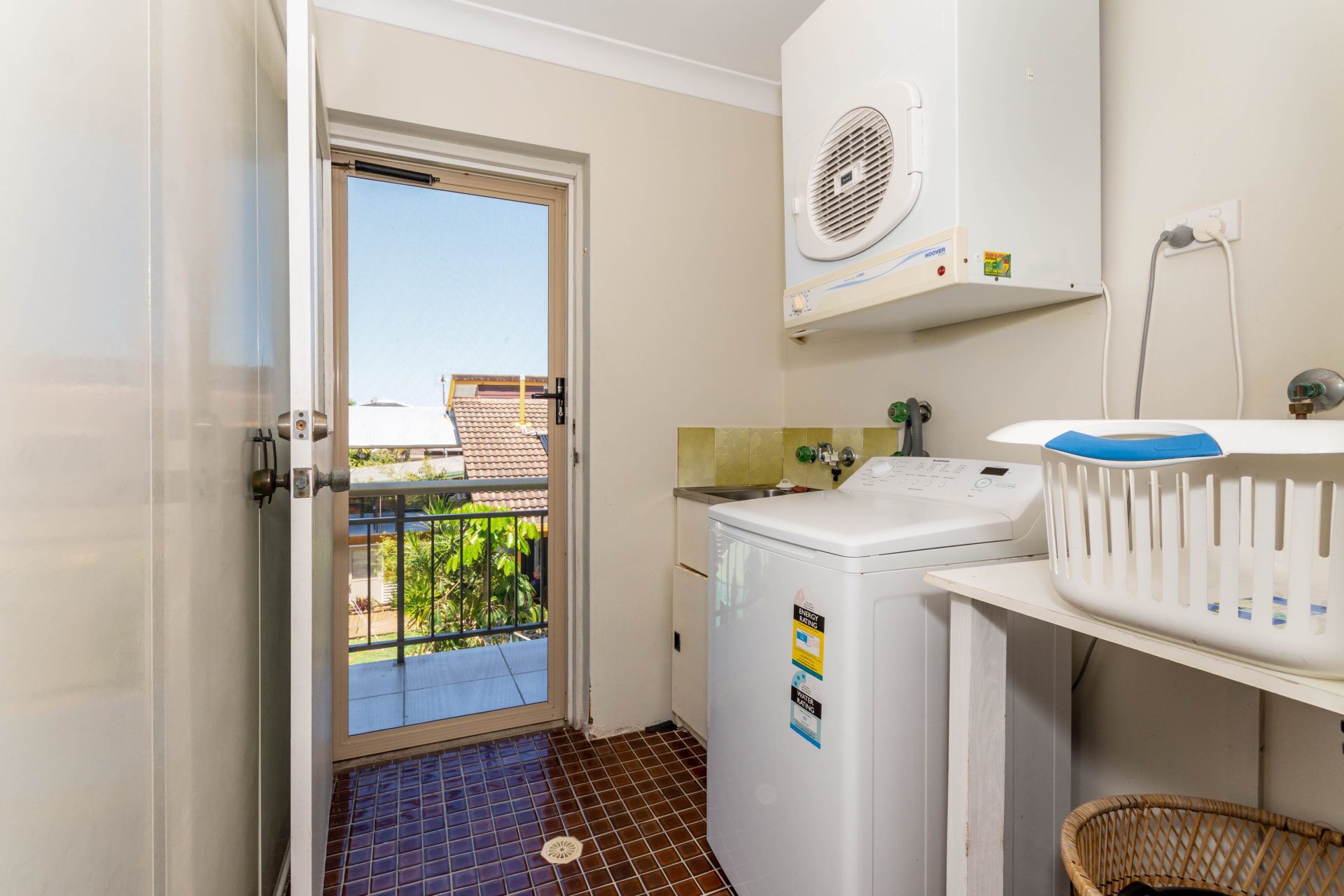 Enjoy the sea Breezes From the Balcony - Boyd St, Woorim