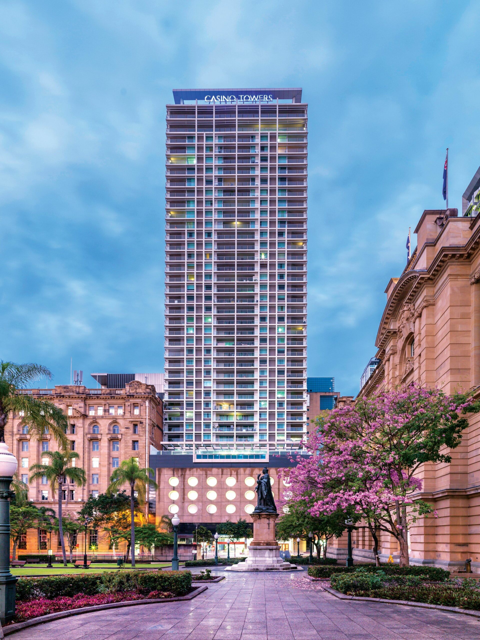 Oaks Brisbane Casino Tower Suites