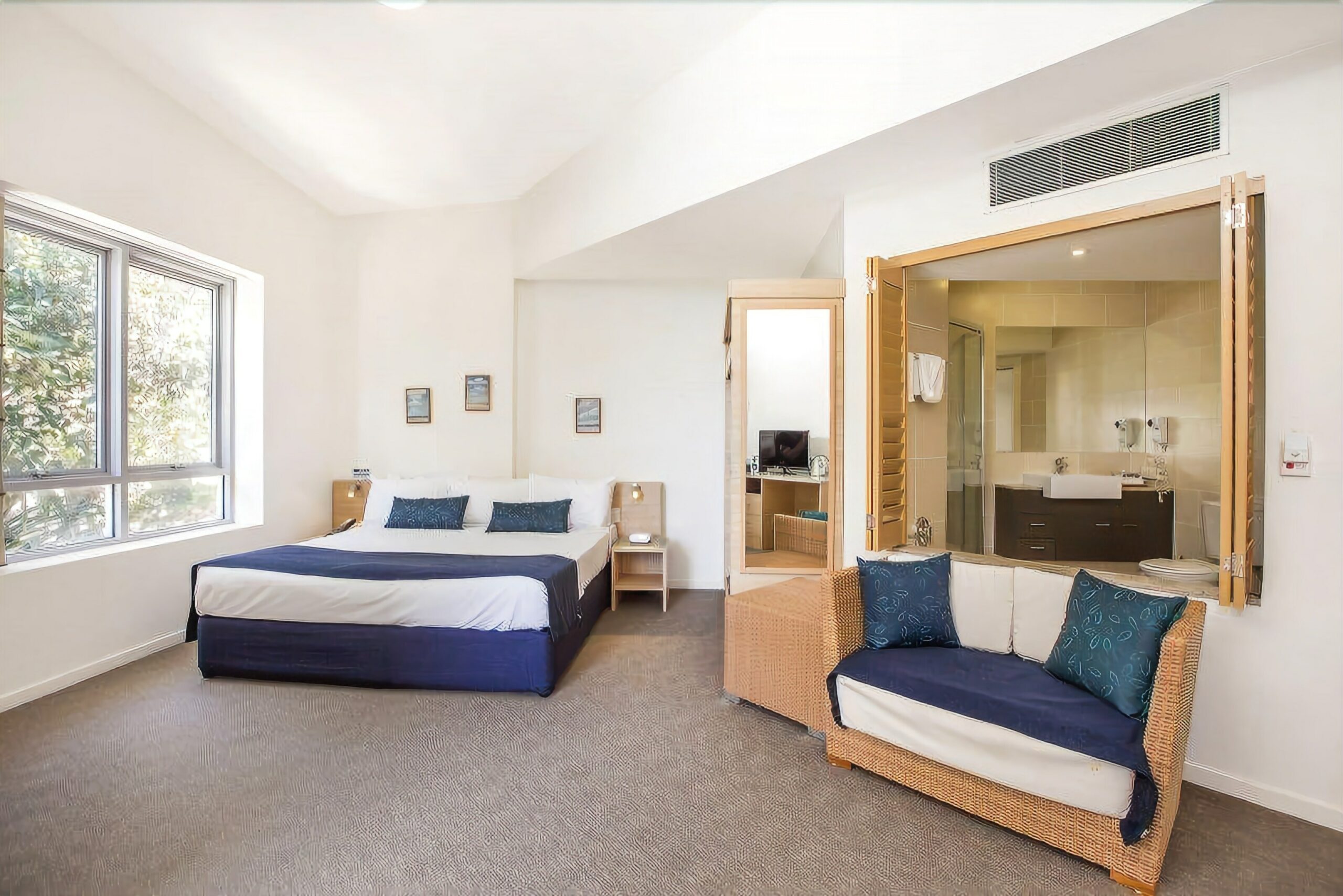 Stradbroke Island Beach Hotel