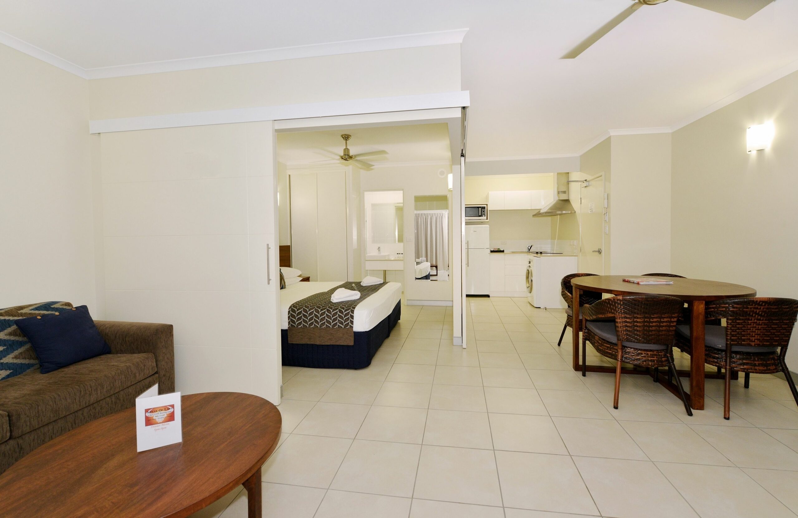 Cairns Queenslander Hotel & Apartments