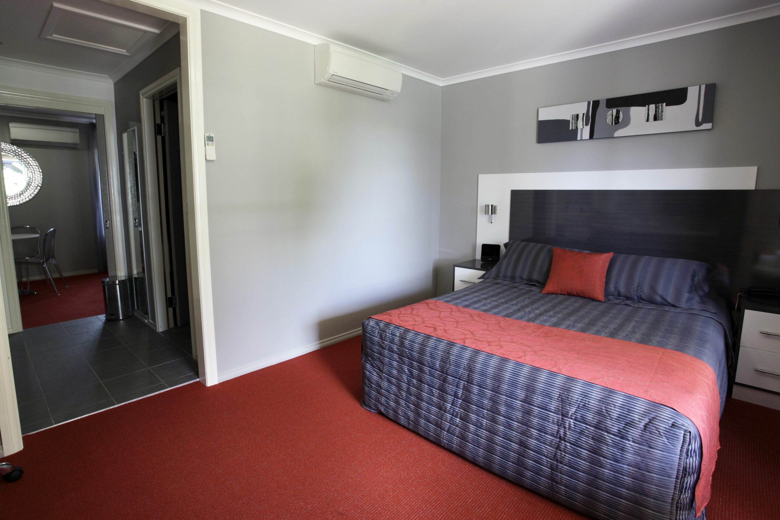 Cattleman's Country Motor Inn & Serviced Apartments